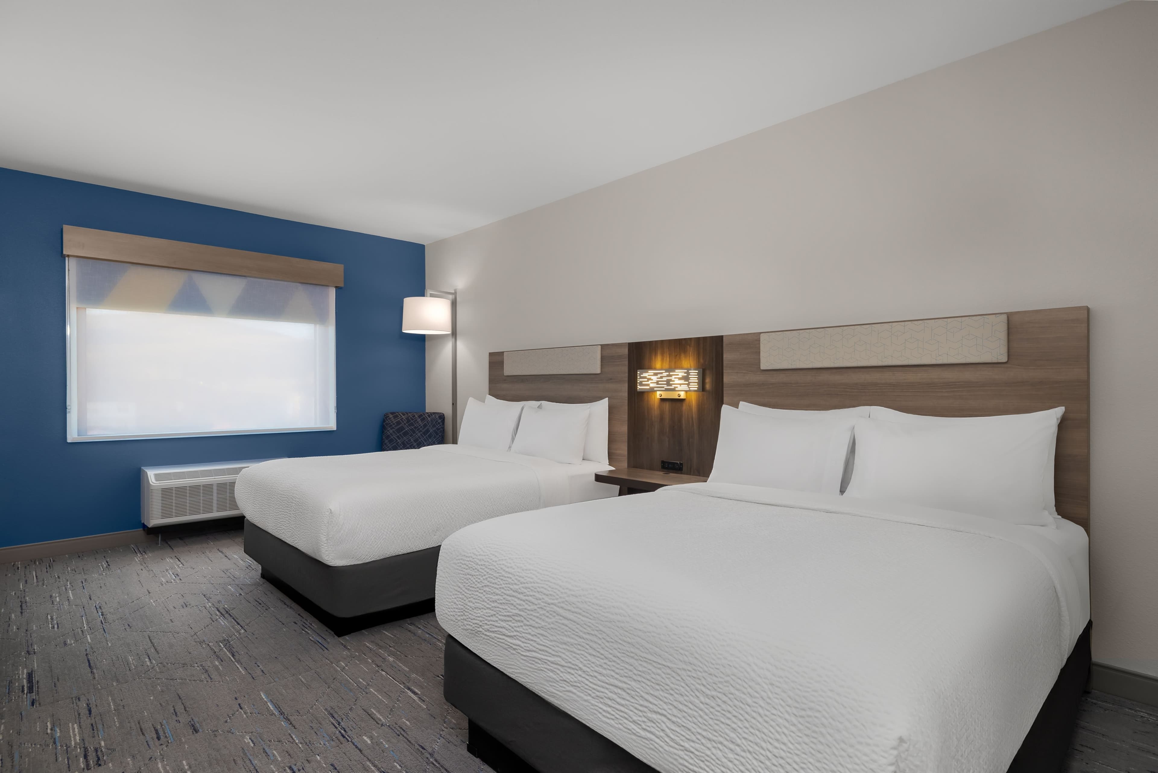 Holiday Inn Express & Suites Huntsville Northeast - Image 2