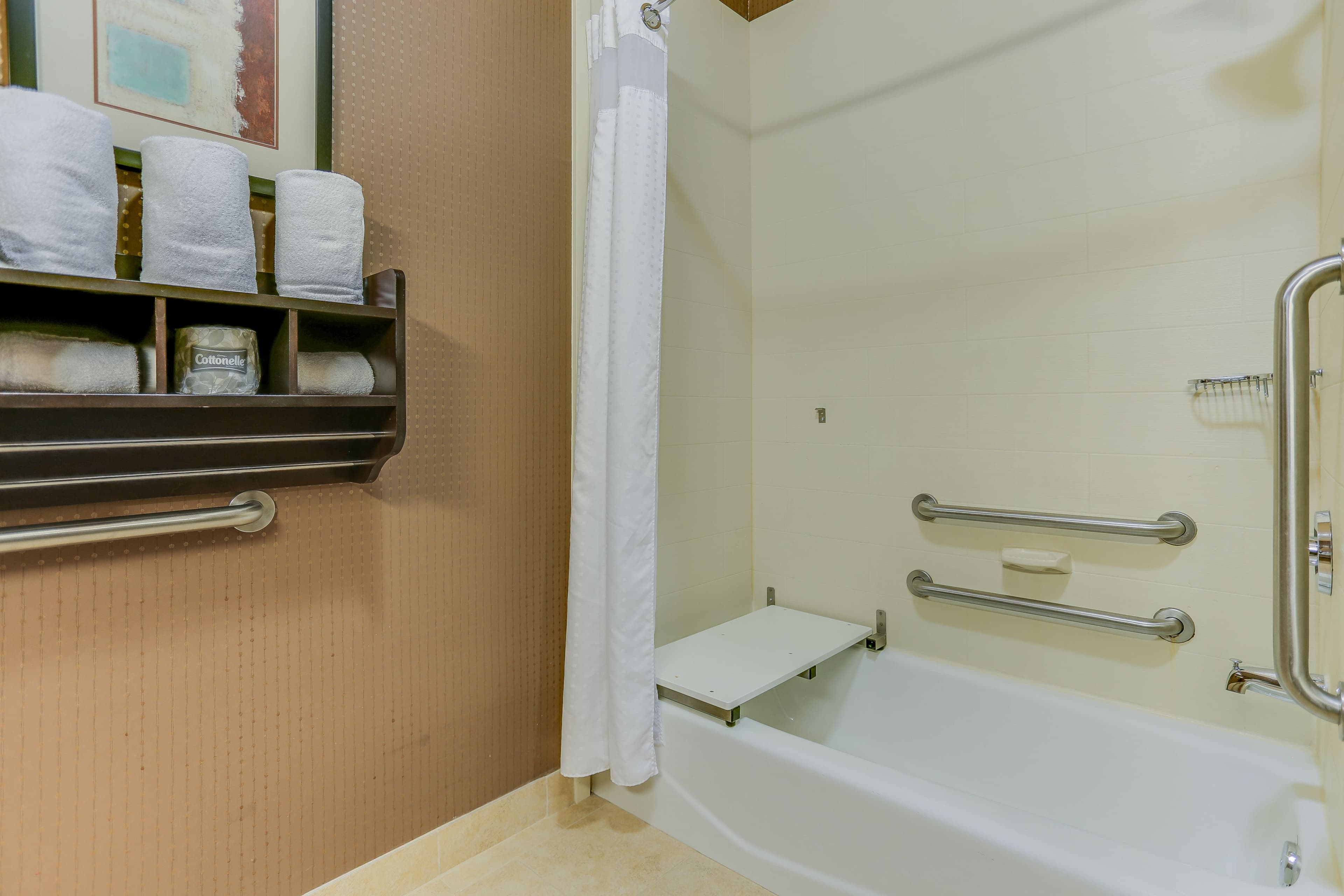 Holiday Inn Express & Suites Huntsville — 8
