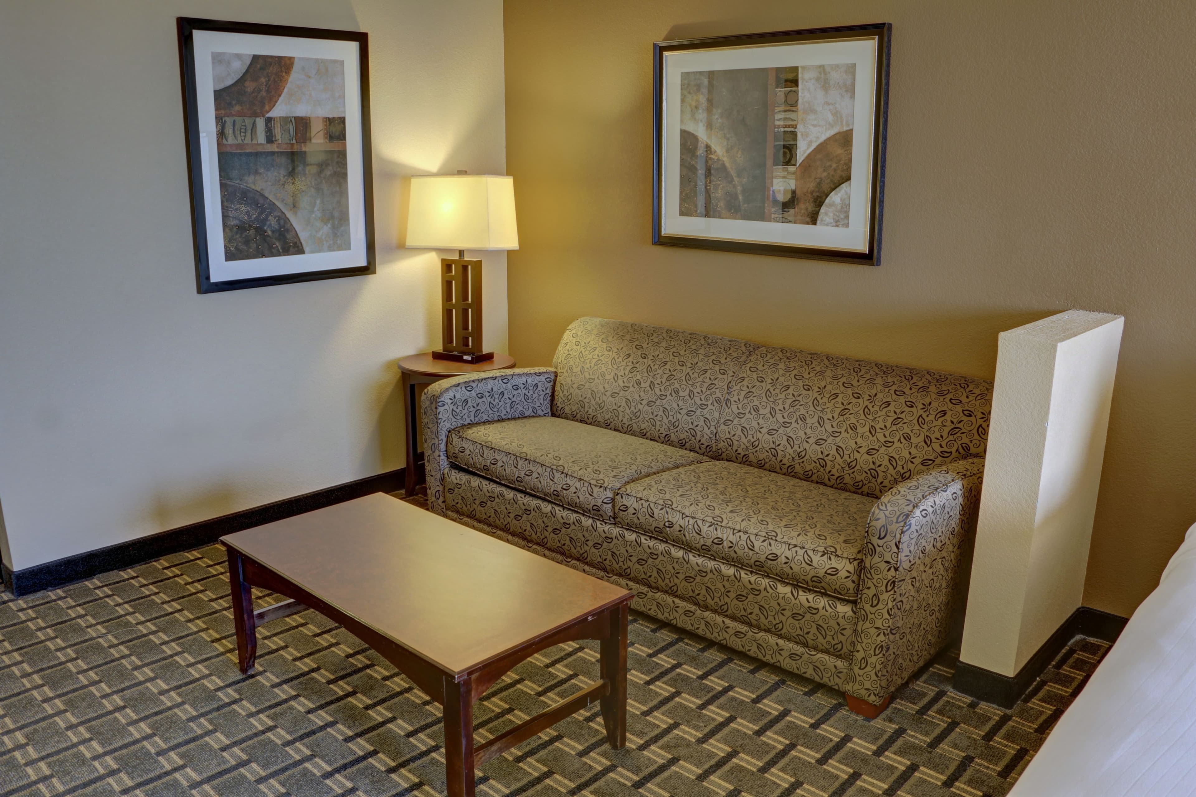 Holiday Inn Express & Suites Huntsville — 15