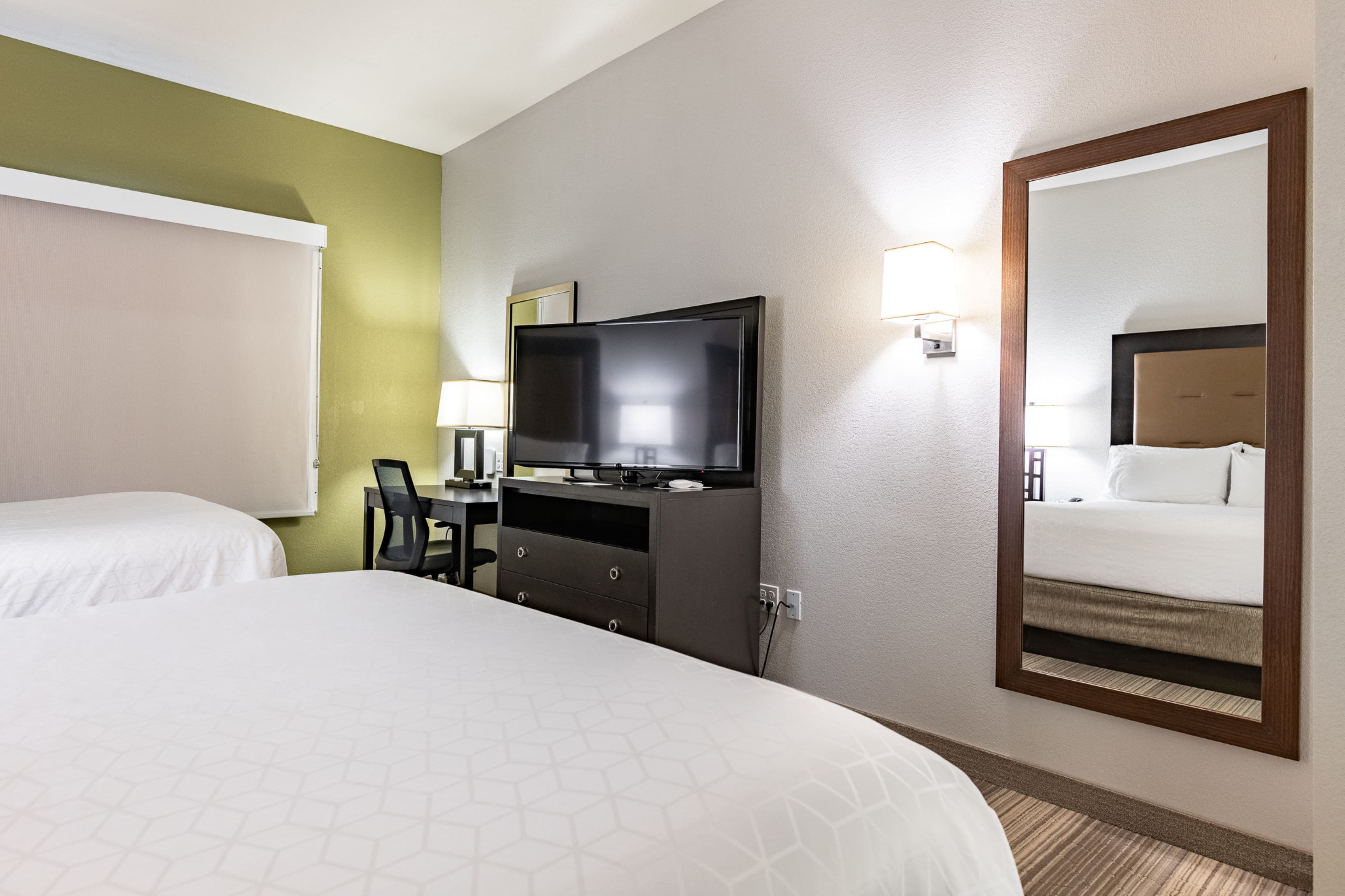 Holiday Inn Express & Suites Ironton — 57