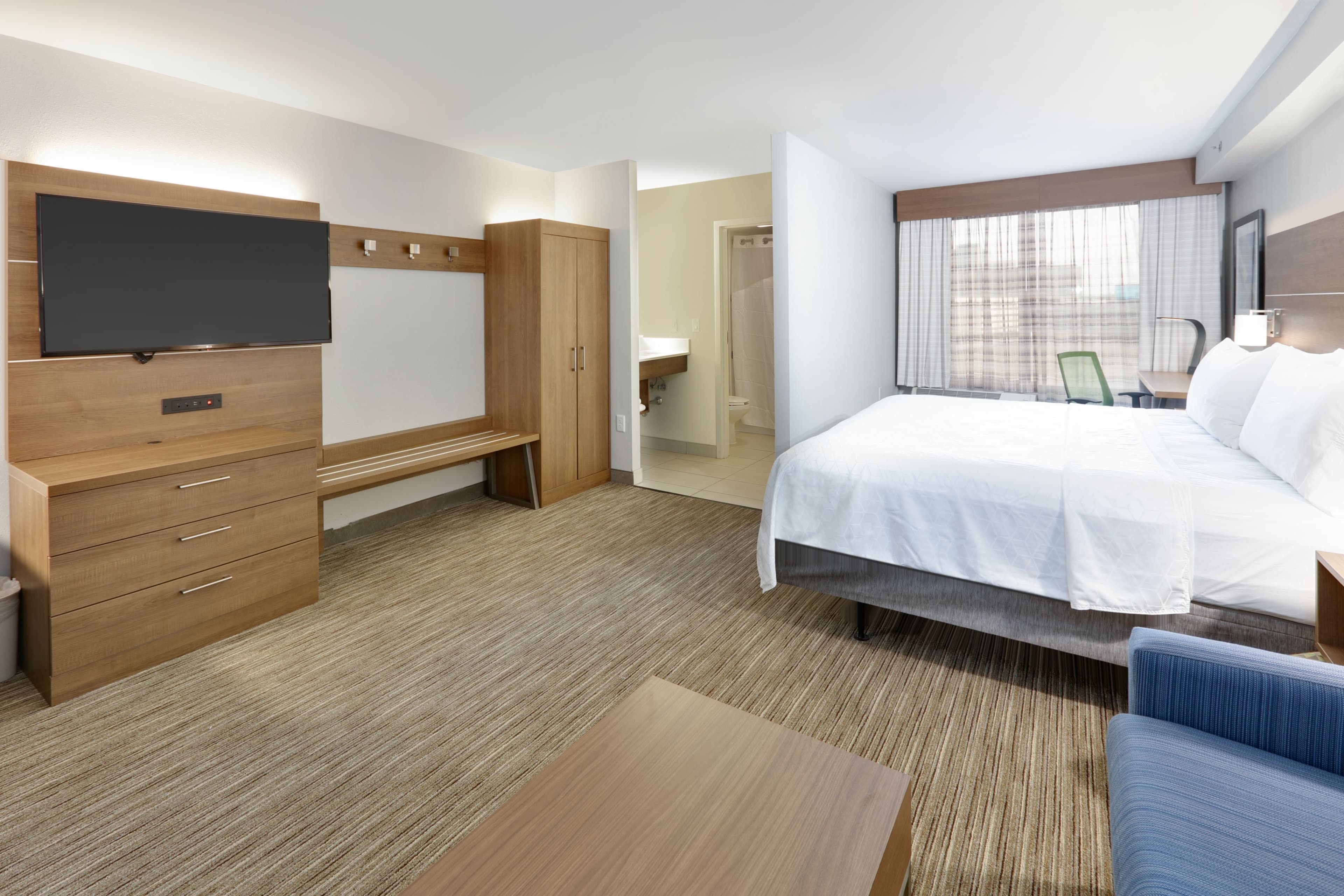 Holiday Inn Express & Suites Irving Conv Ctr - Las Colinas — 7