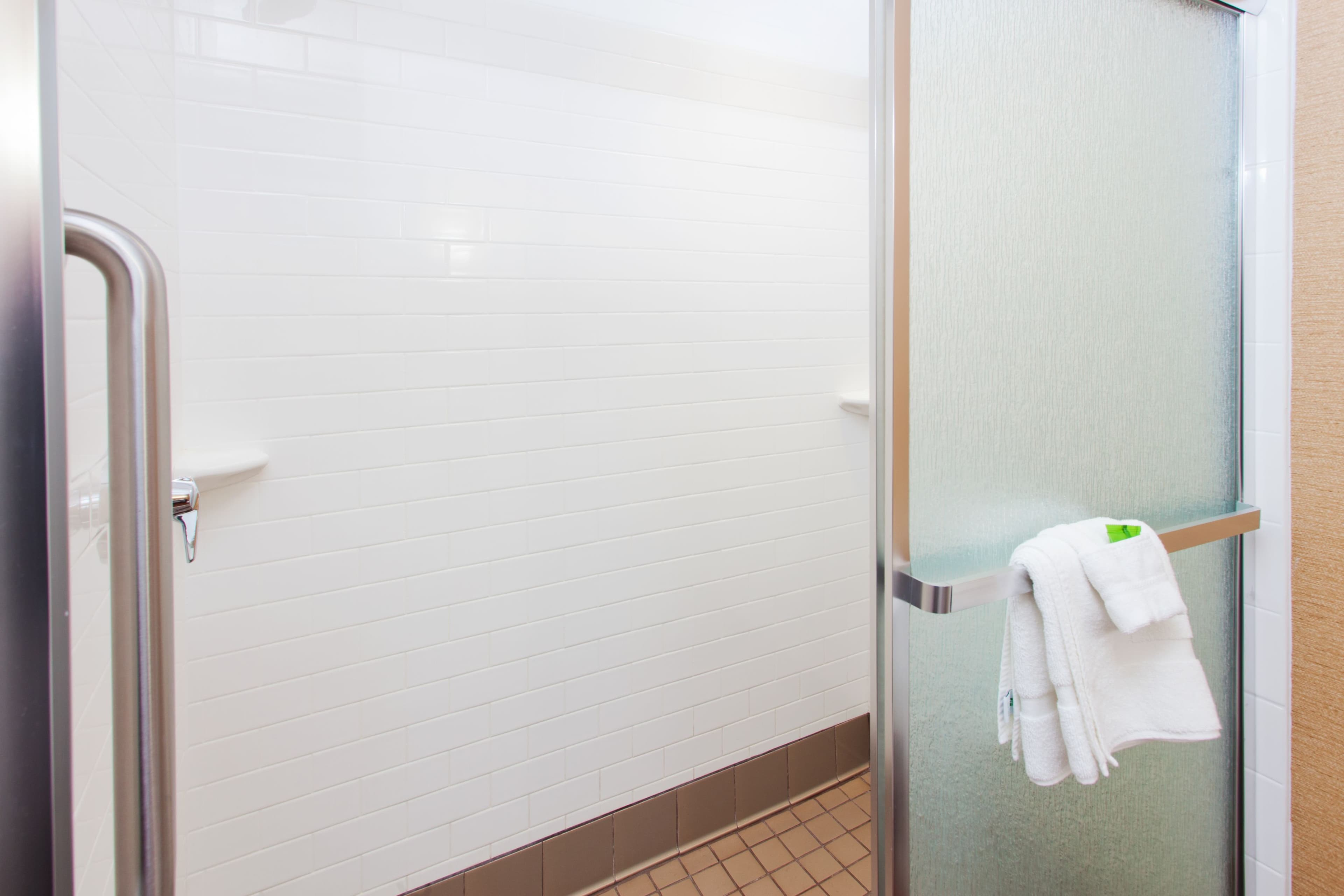 Holiday Inn Express & Suites Jackson Northeast — 11
