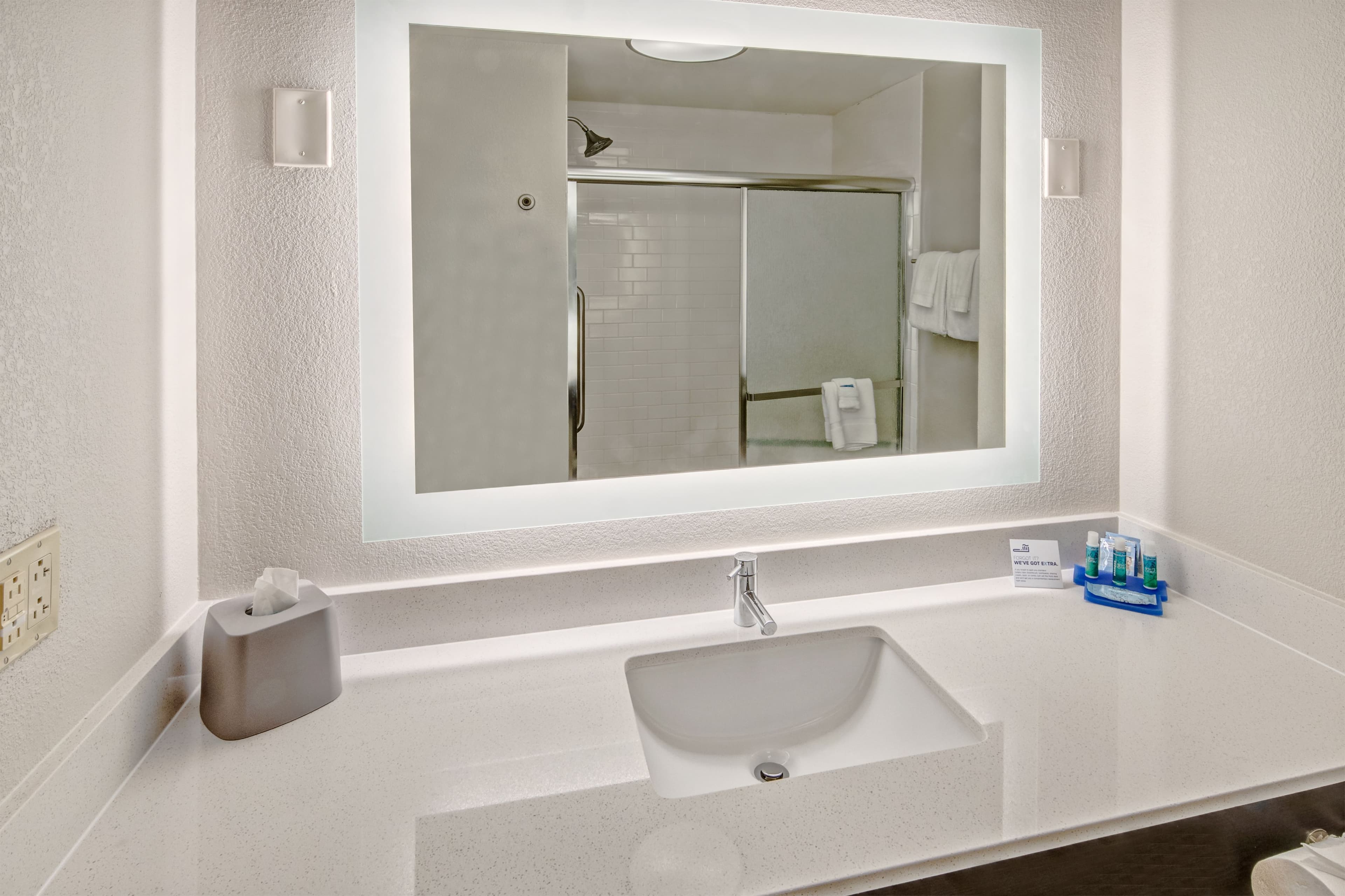 Holiday Inn Express & Suites Jackson Northeast — 8