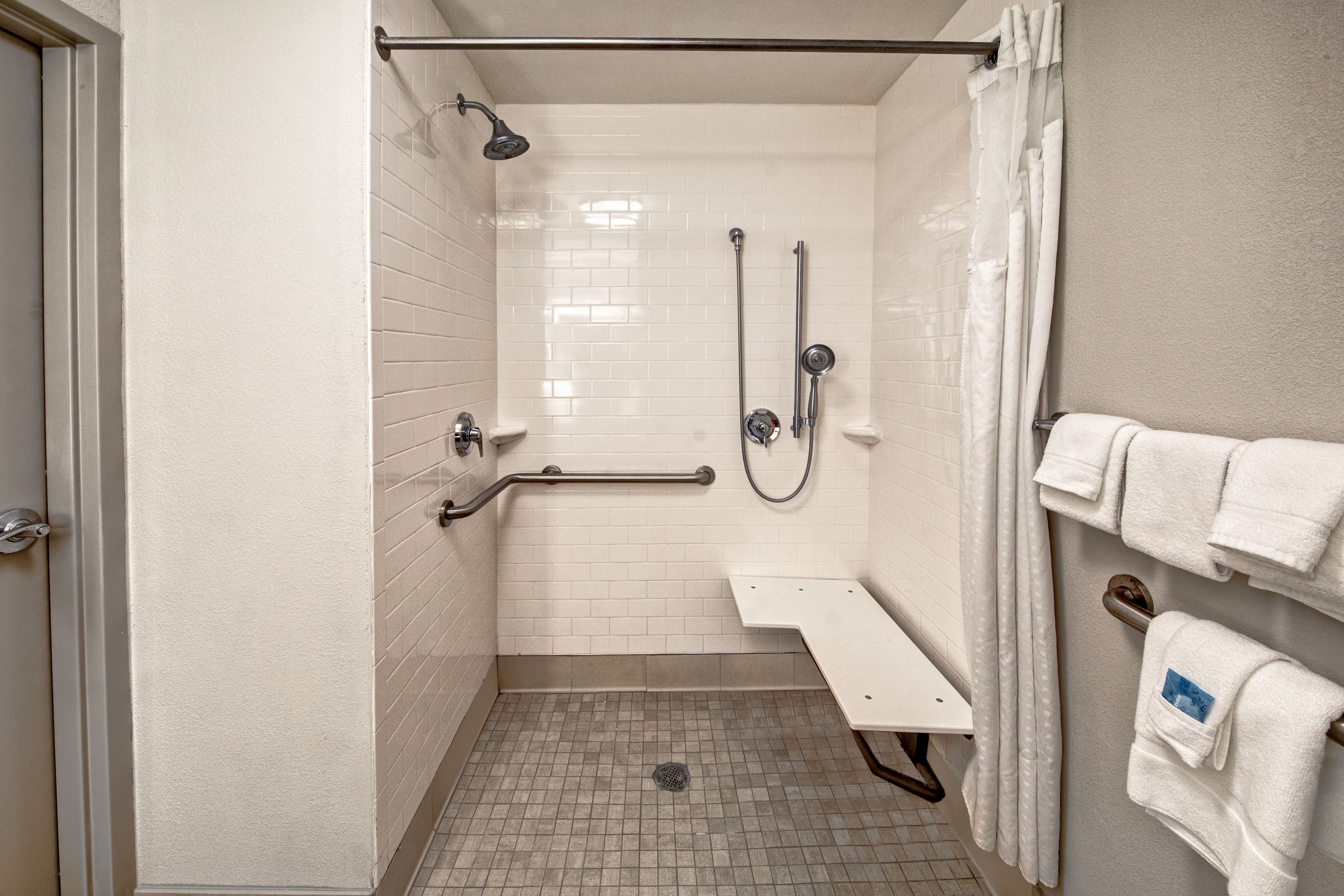 Holiday Inn Express & Suites Jackson Northeast — 20