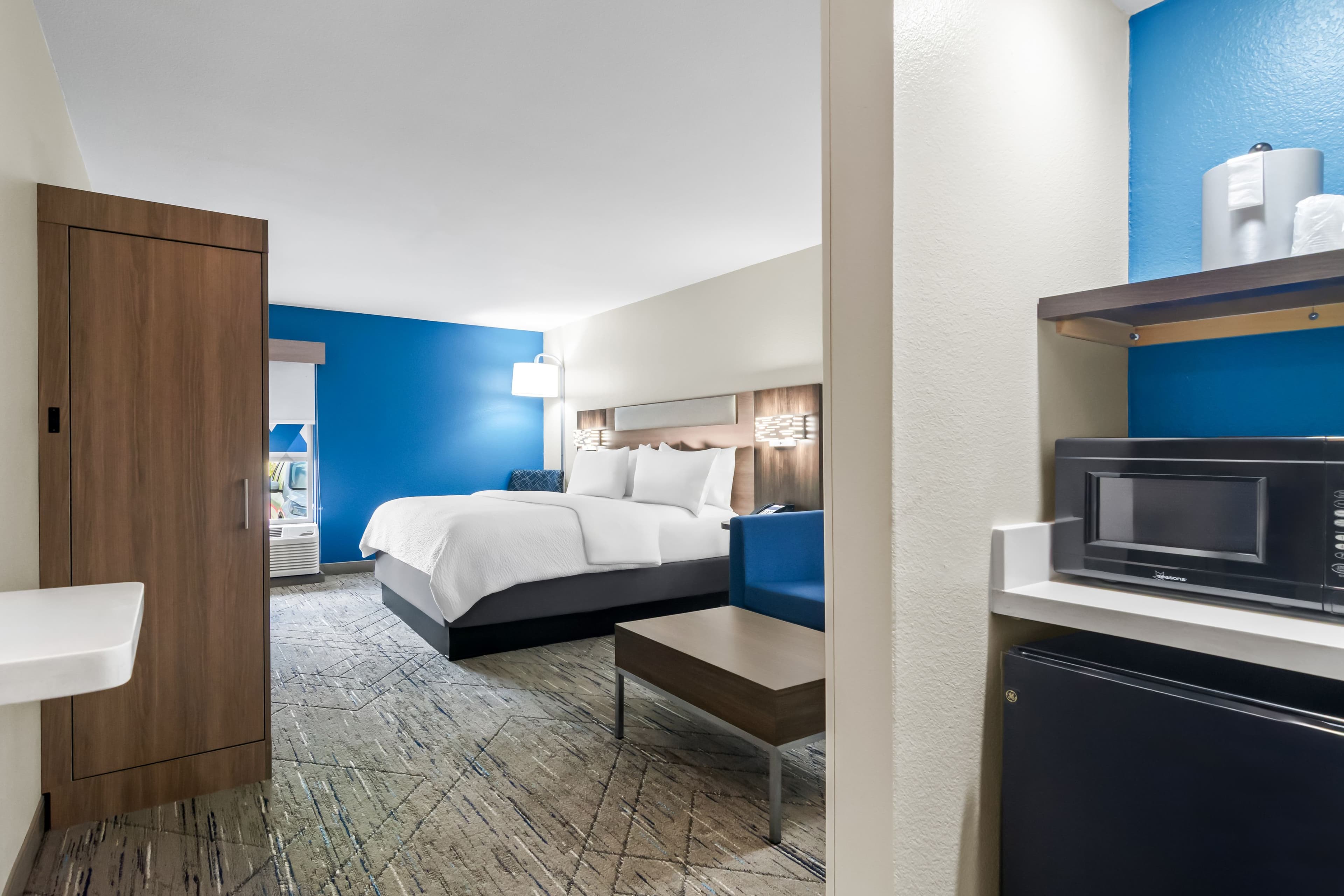 Holiday Inn Express & Suites Joplin Southeast — 10