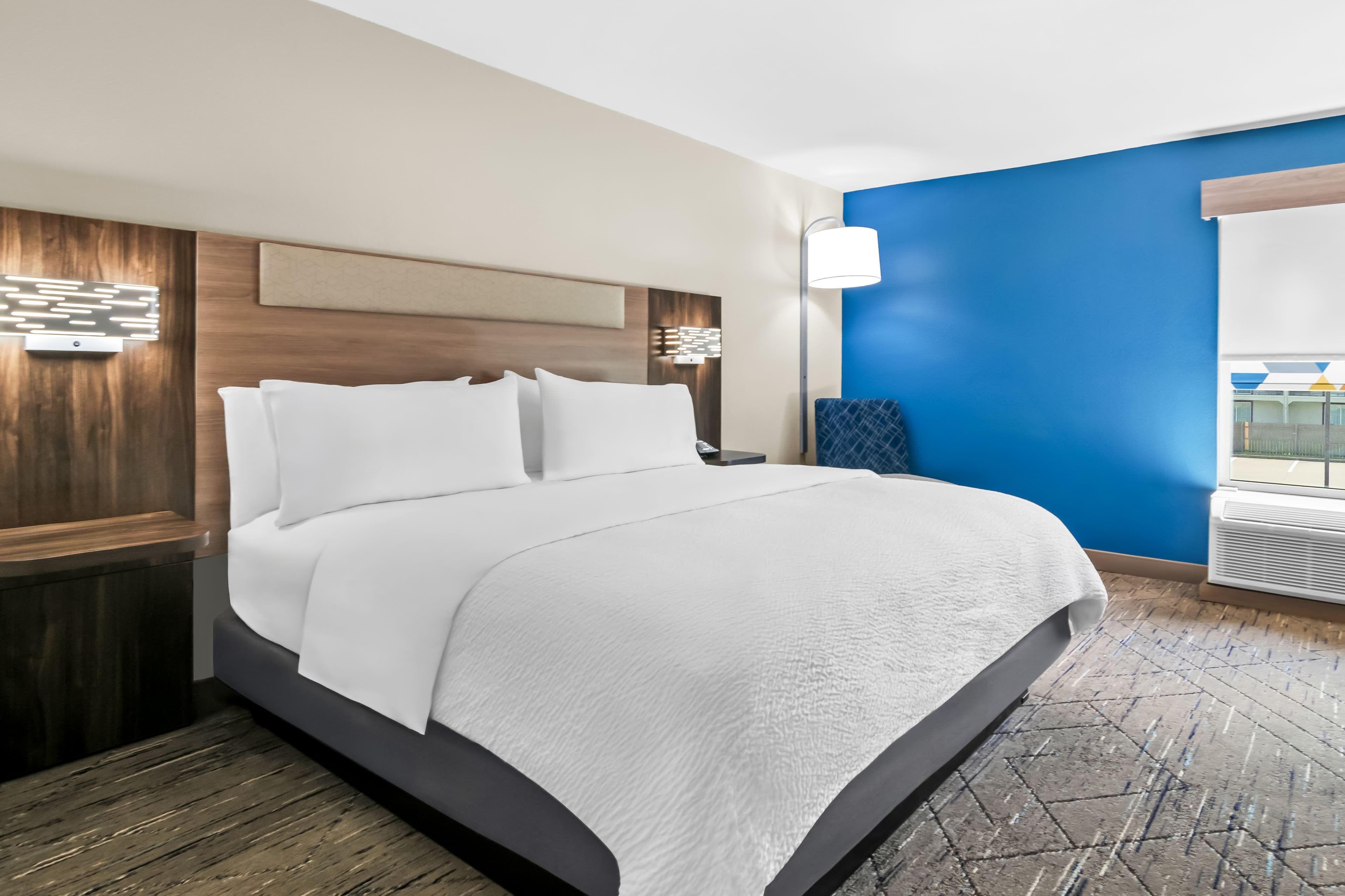 Holiday Inn Express & Suites Joplin Southeast — 37