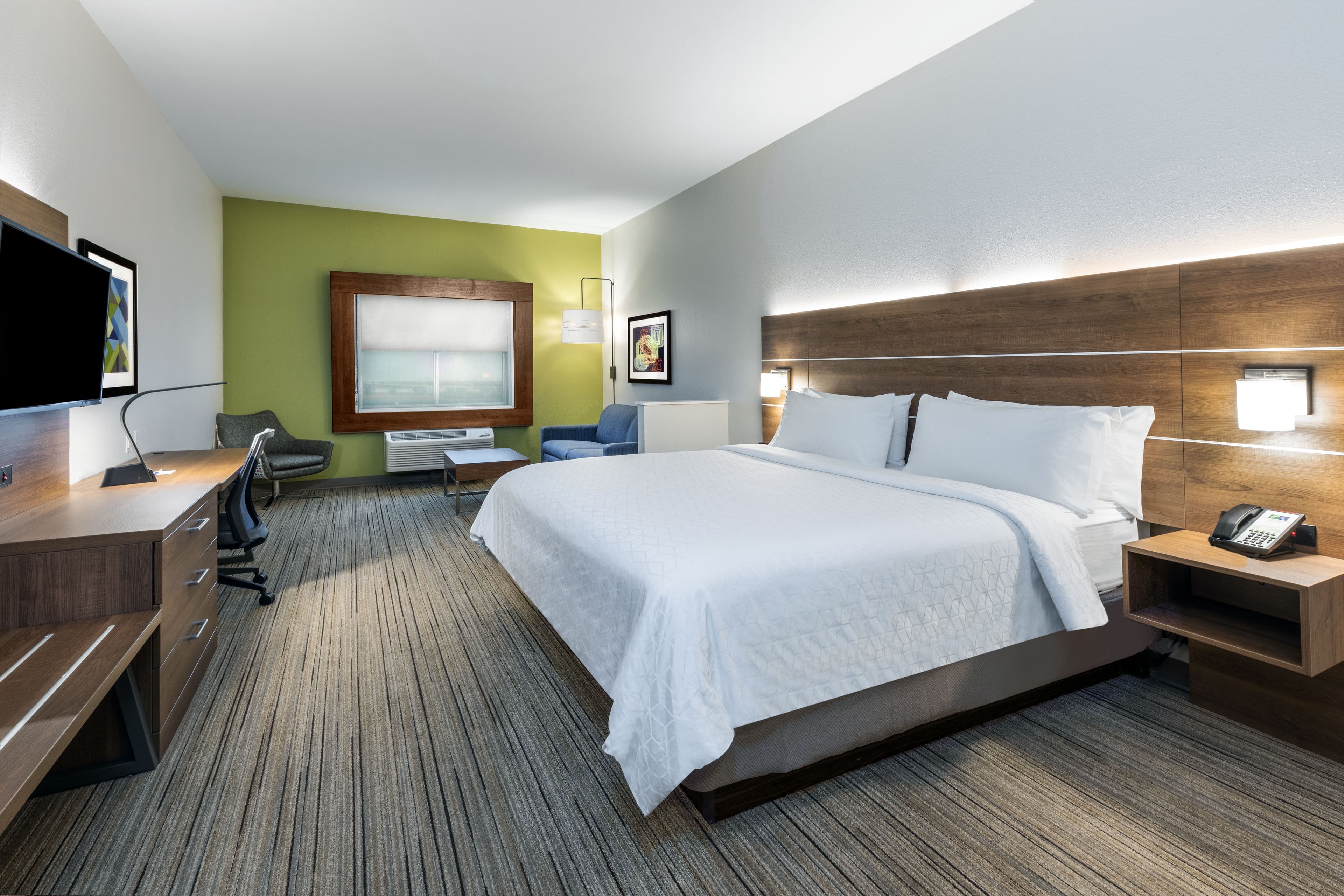 Holiday Inn Express & Suites Junction — 10