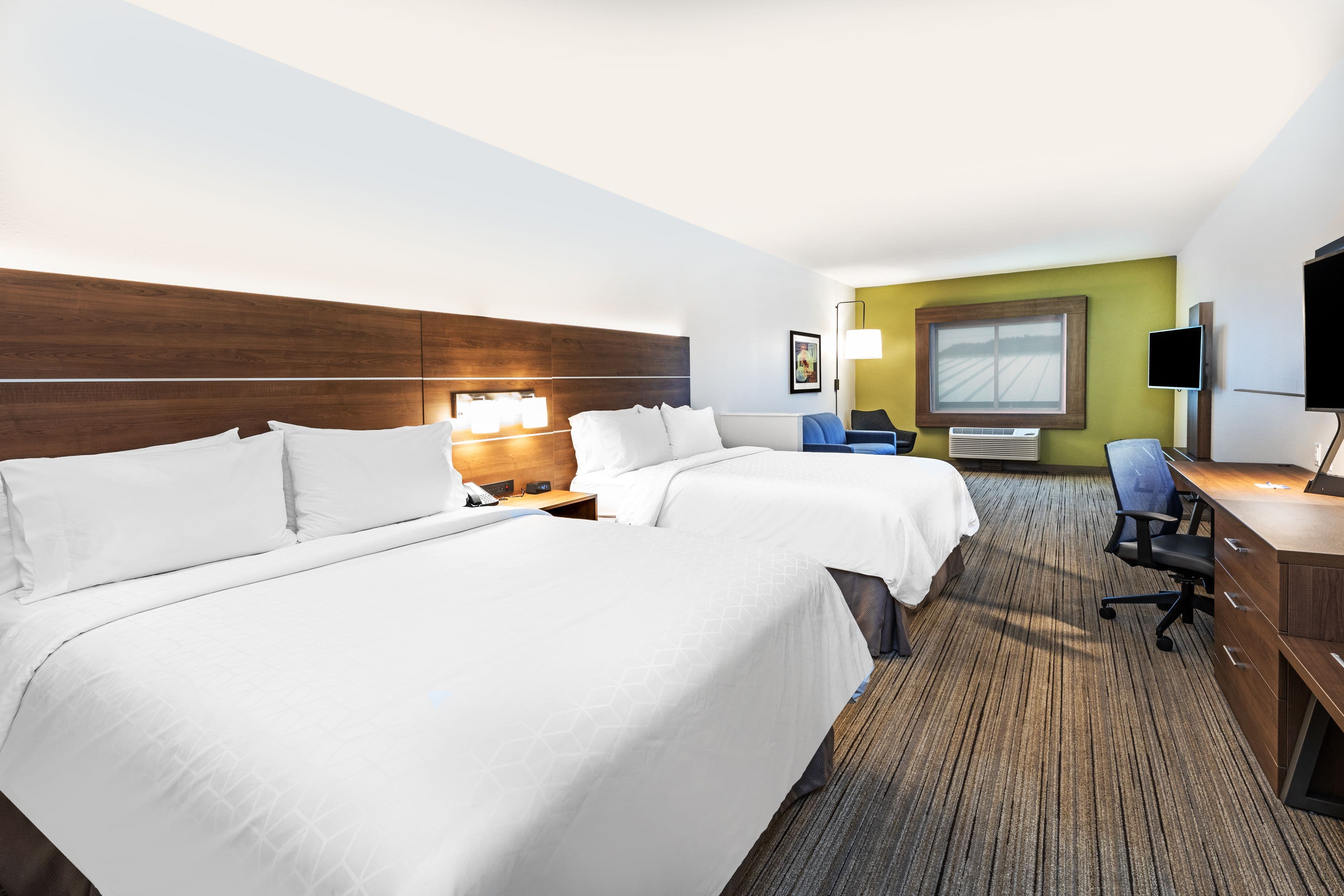 Holiday Inn Express & Suites Junction — 8