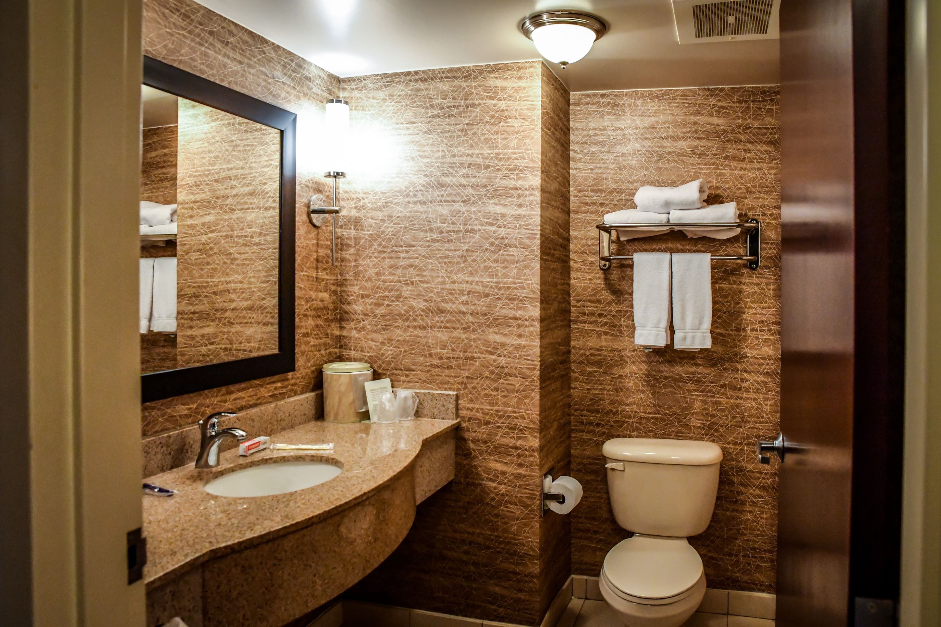 Holiday Inn Express & Suites Concord — 8
