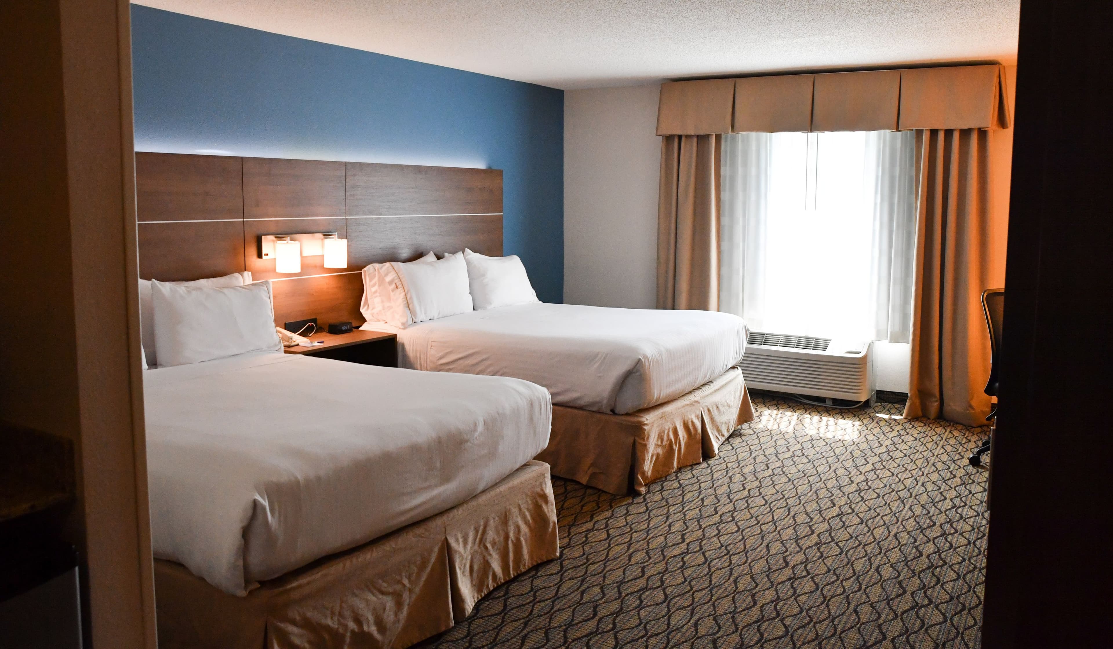 Holiday Inn Express & Suites Concord — 19