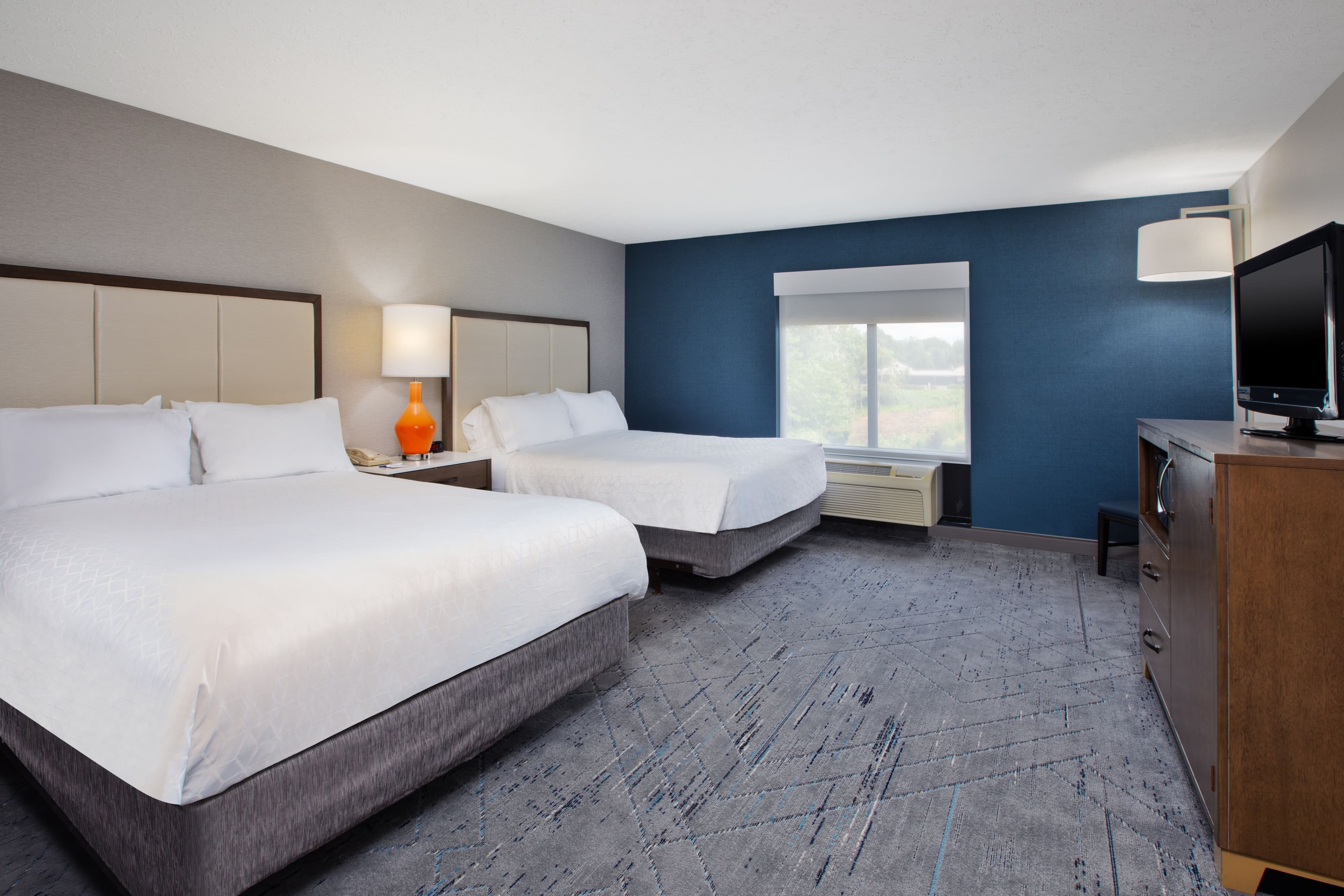 Holiday Inn Express & Suites Kent - University Area — 6