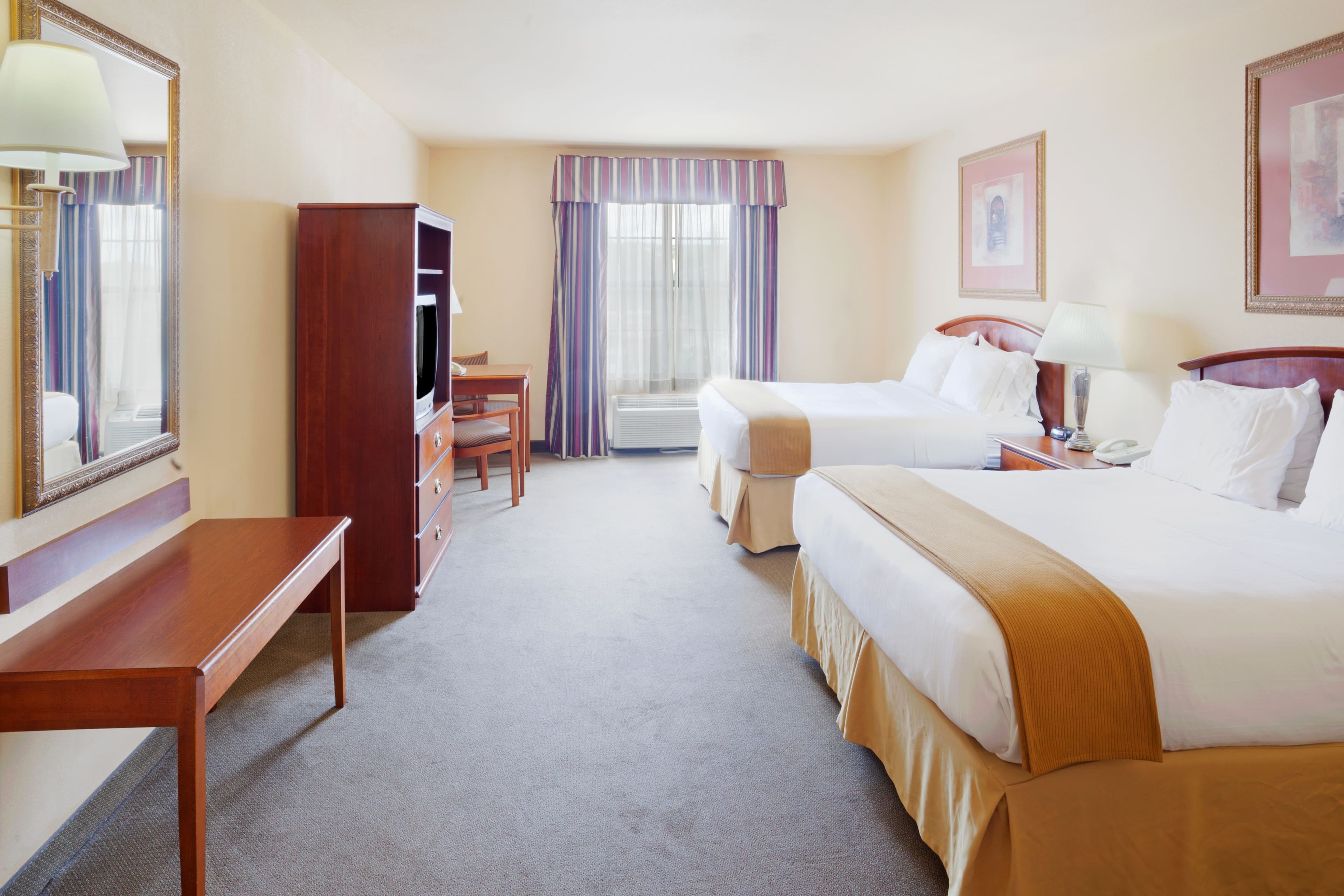 Holiday Inn Express & Suites Kerrville — 9