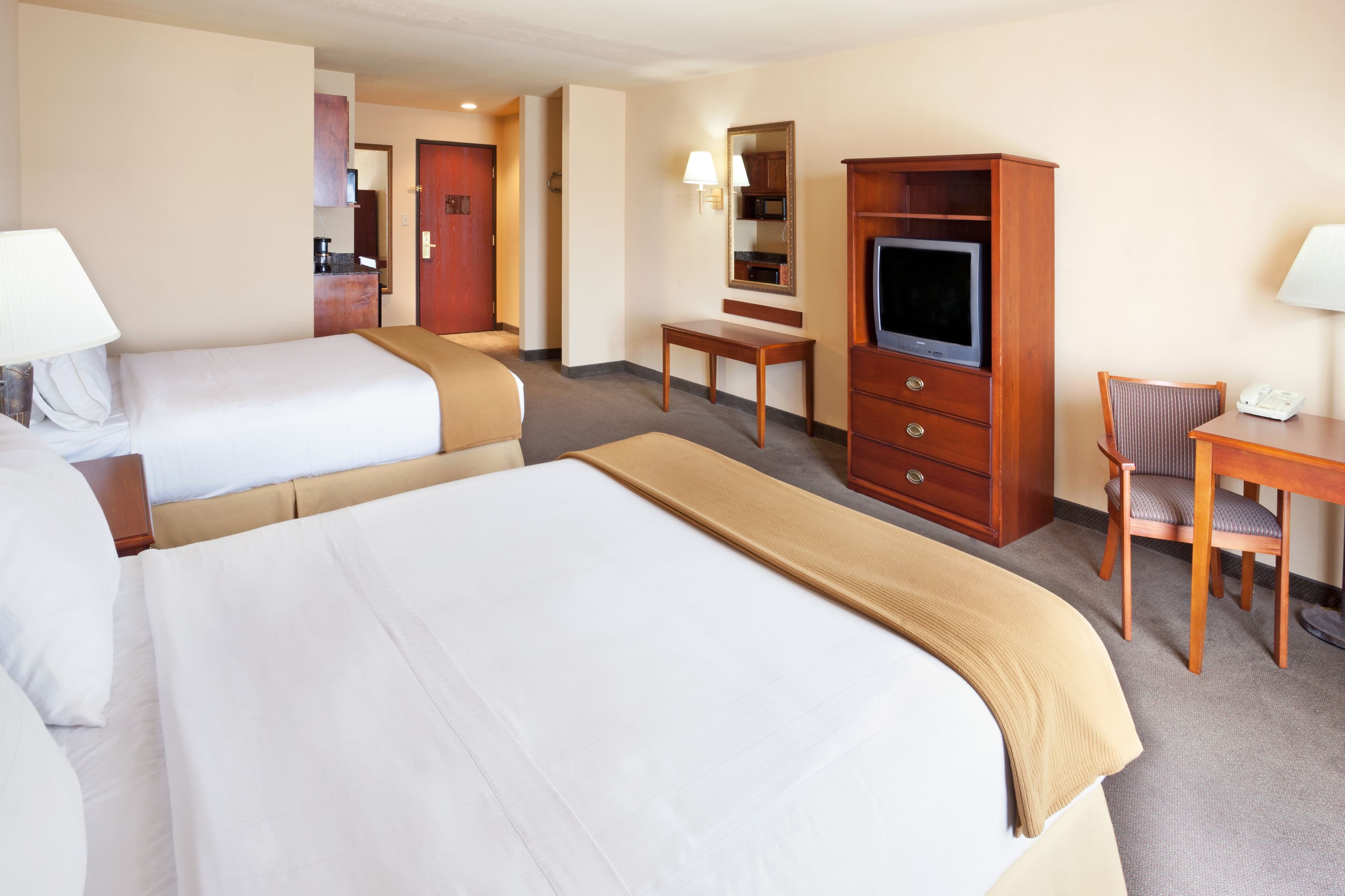 Holiday Inn Express & Suites Kerrville — 8