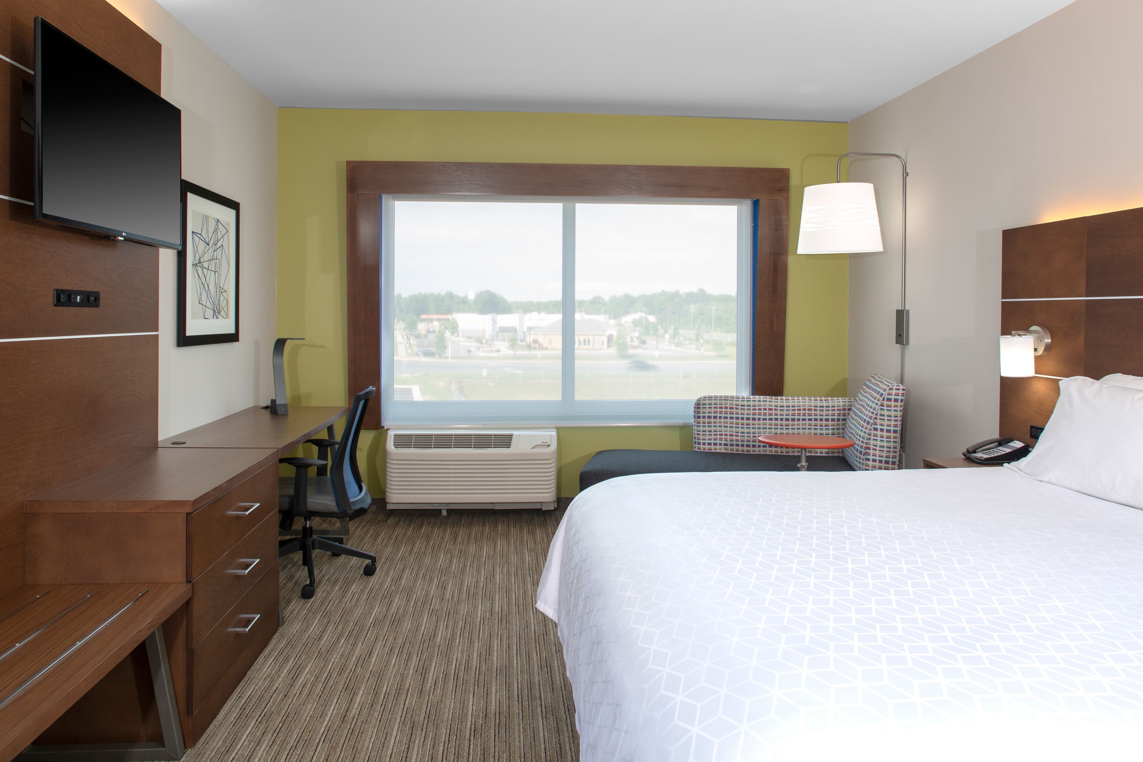 Holiday Inn Express & Suites King George - Dahlgren — 4