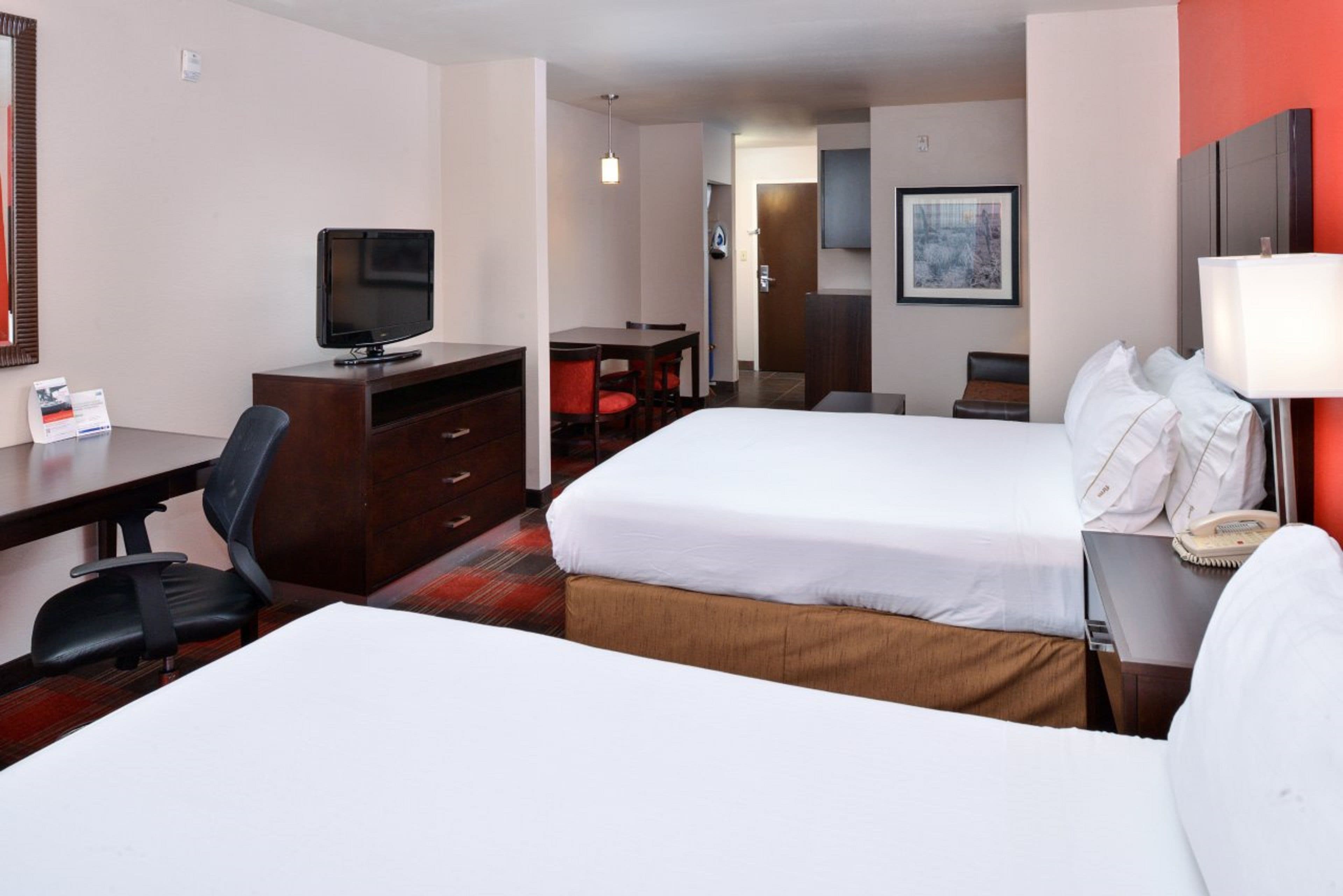 Holiday Inn Express & Suites Kingman — 12