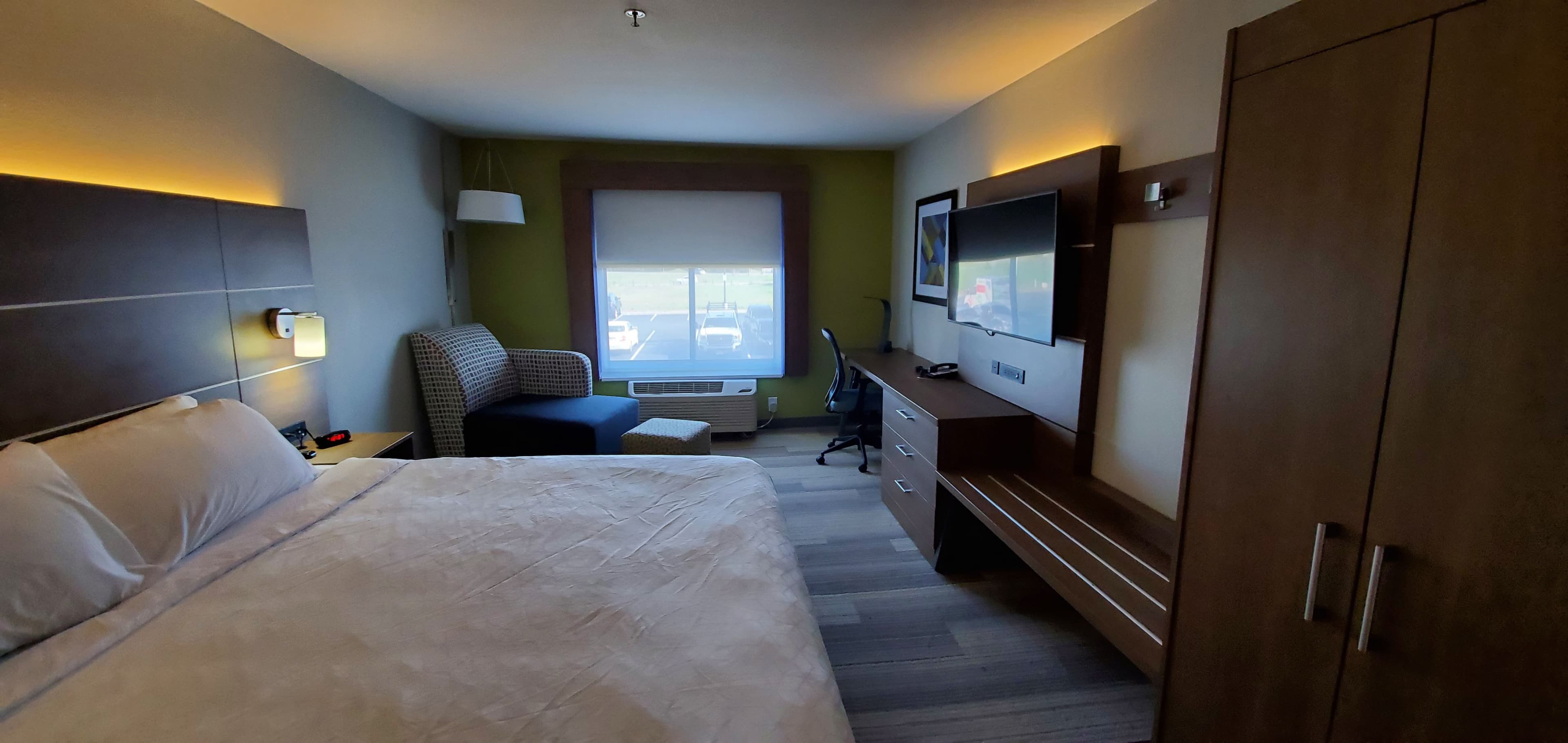 Holiday Inn Express & Suites Kinston — 11