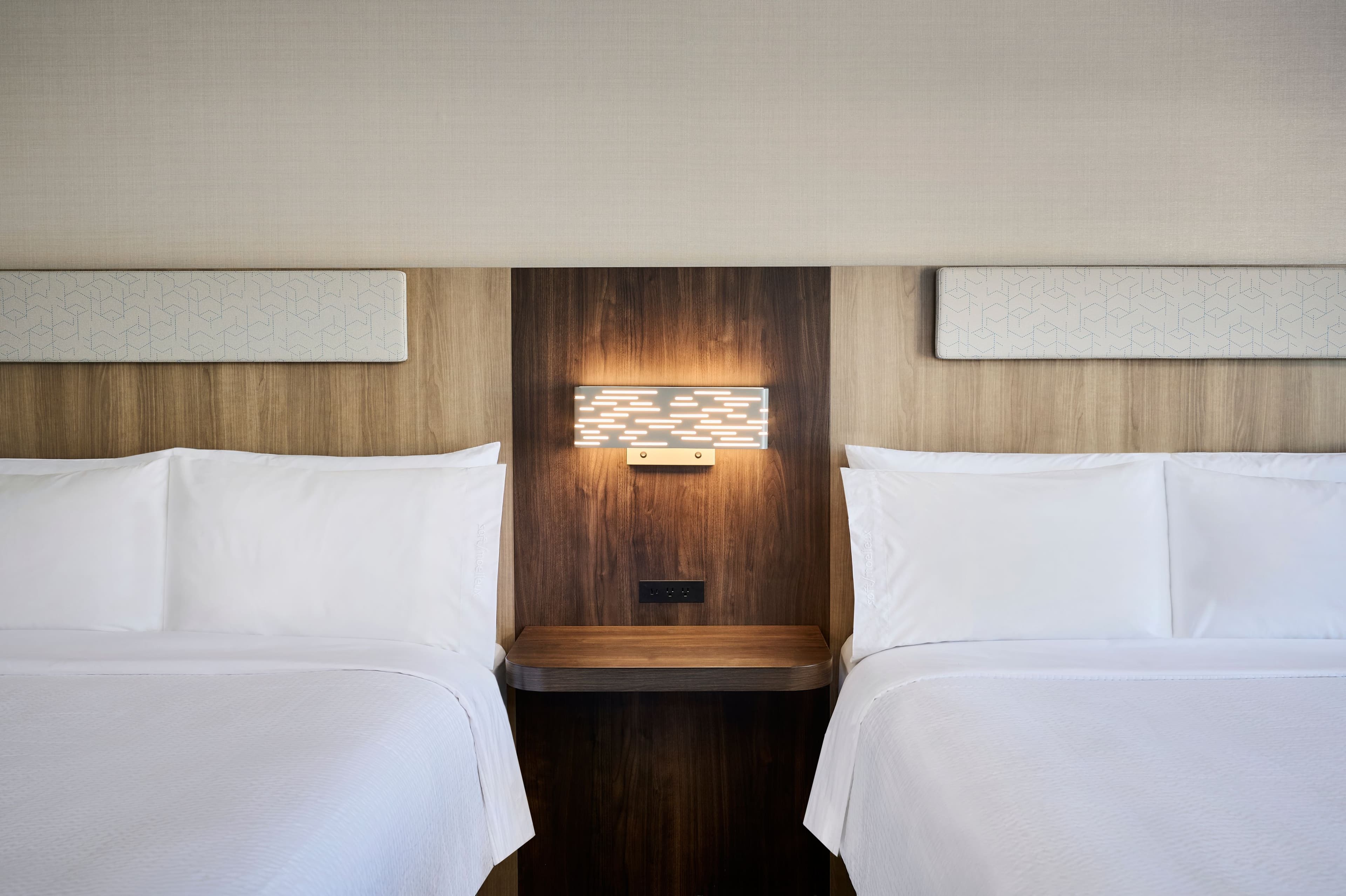 Holiday Inn Express & Suites Kitchener Southeast — 7