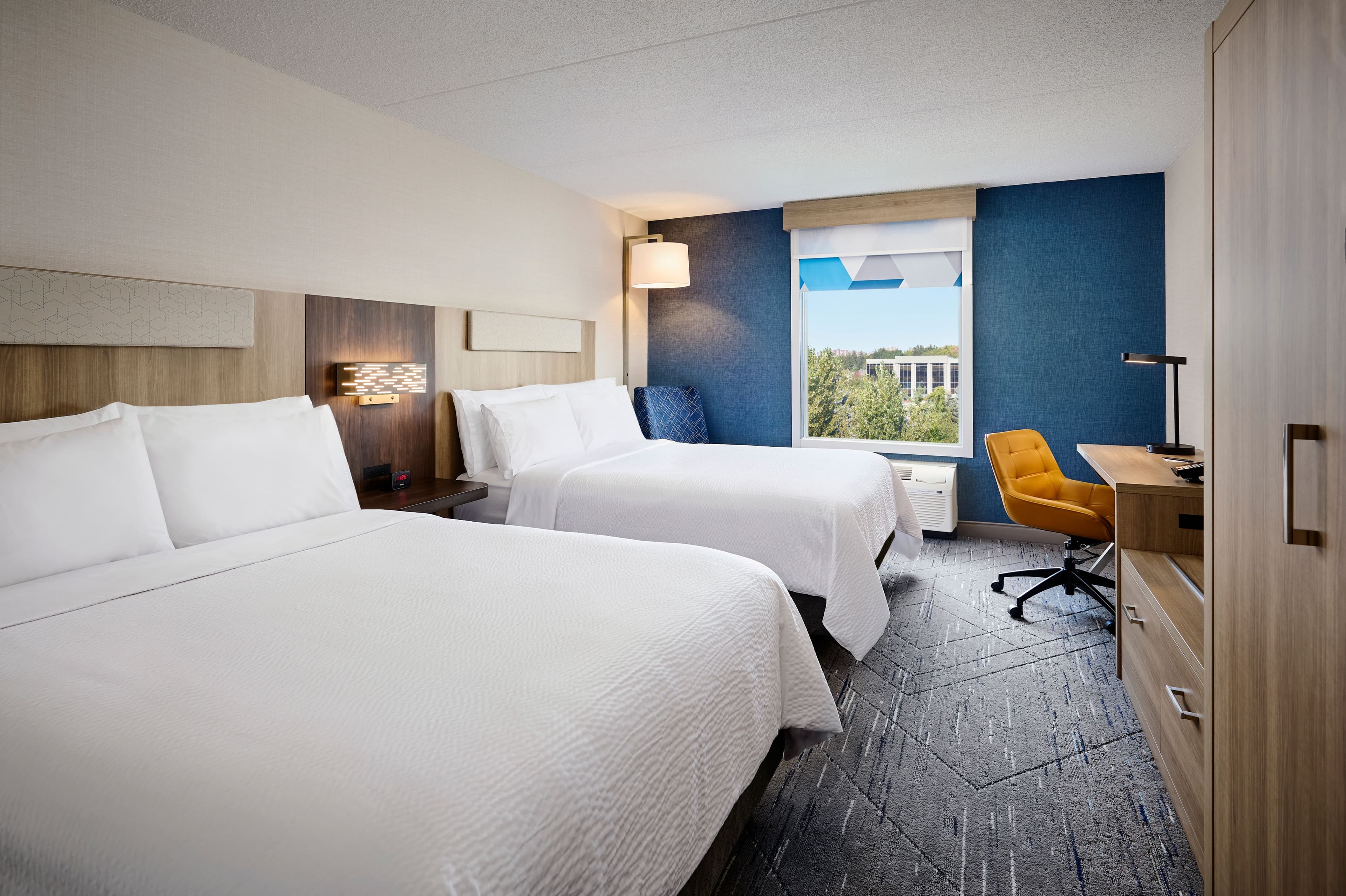 Holiday Inn Express & Suites Kitchener Southeast - Image 4