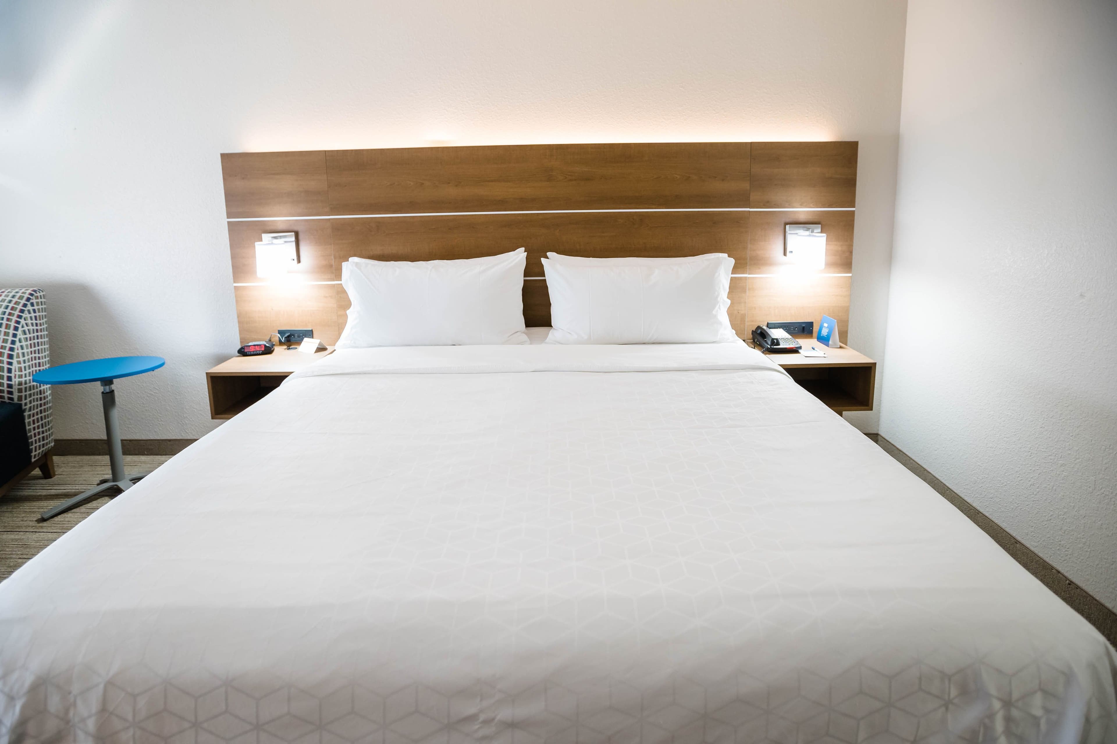 Holiday Inn Express & Suites Knoxville-Farragut — 6