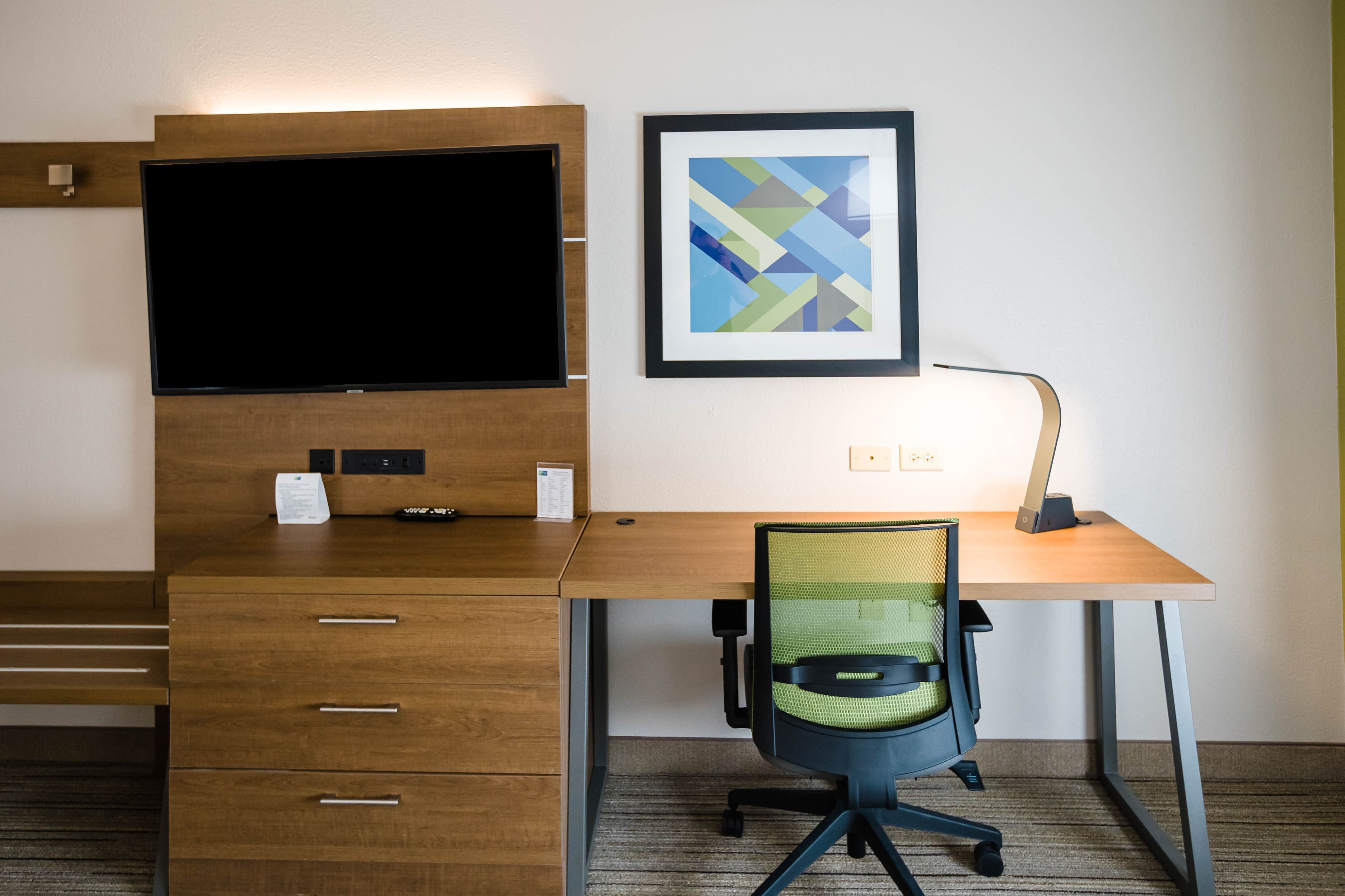 Holiday Inn Express & Suites Knoxville-Farragut - Image 4