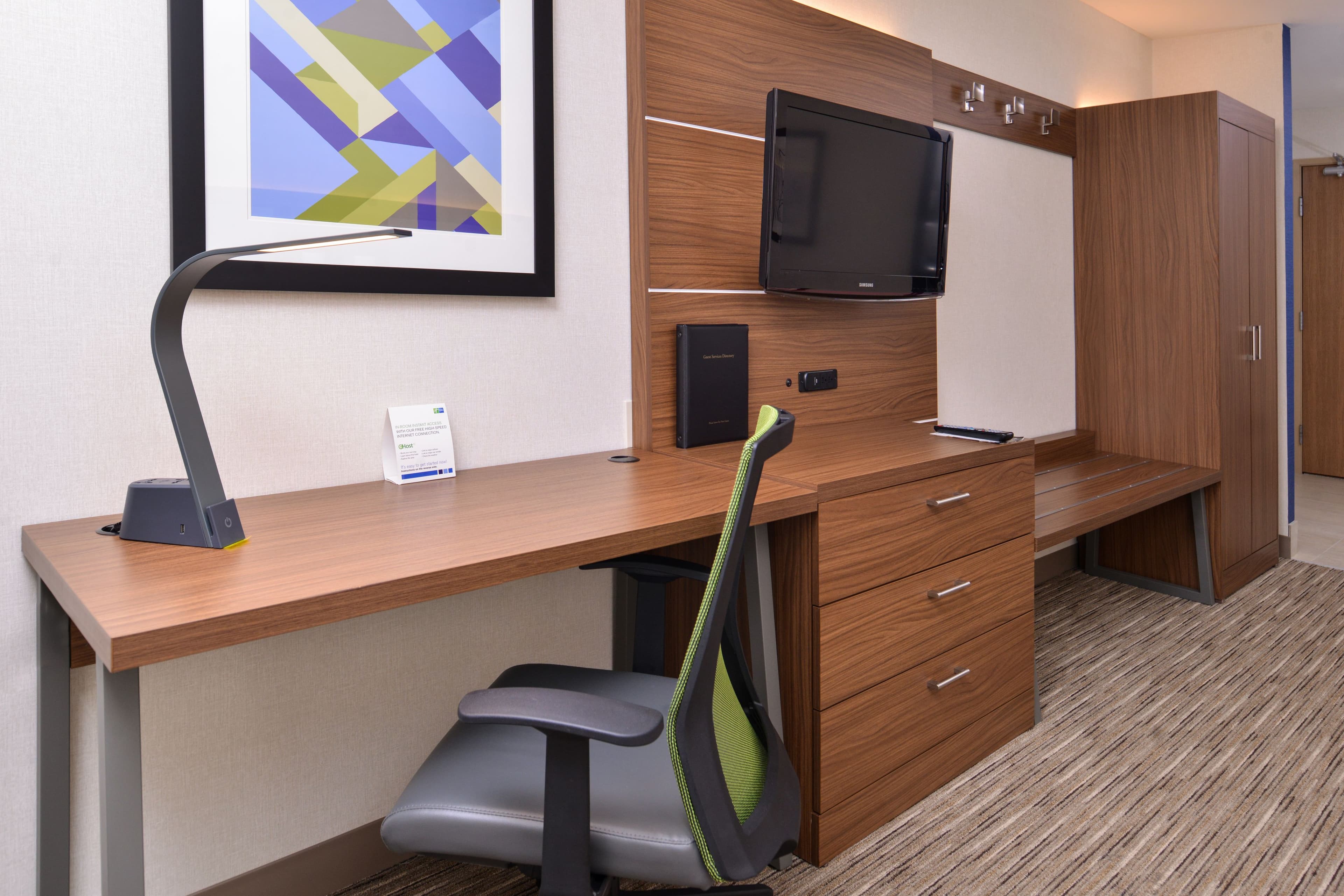 Holiday Inn Express & Suites Lacey - Olympia - Image 4