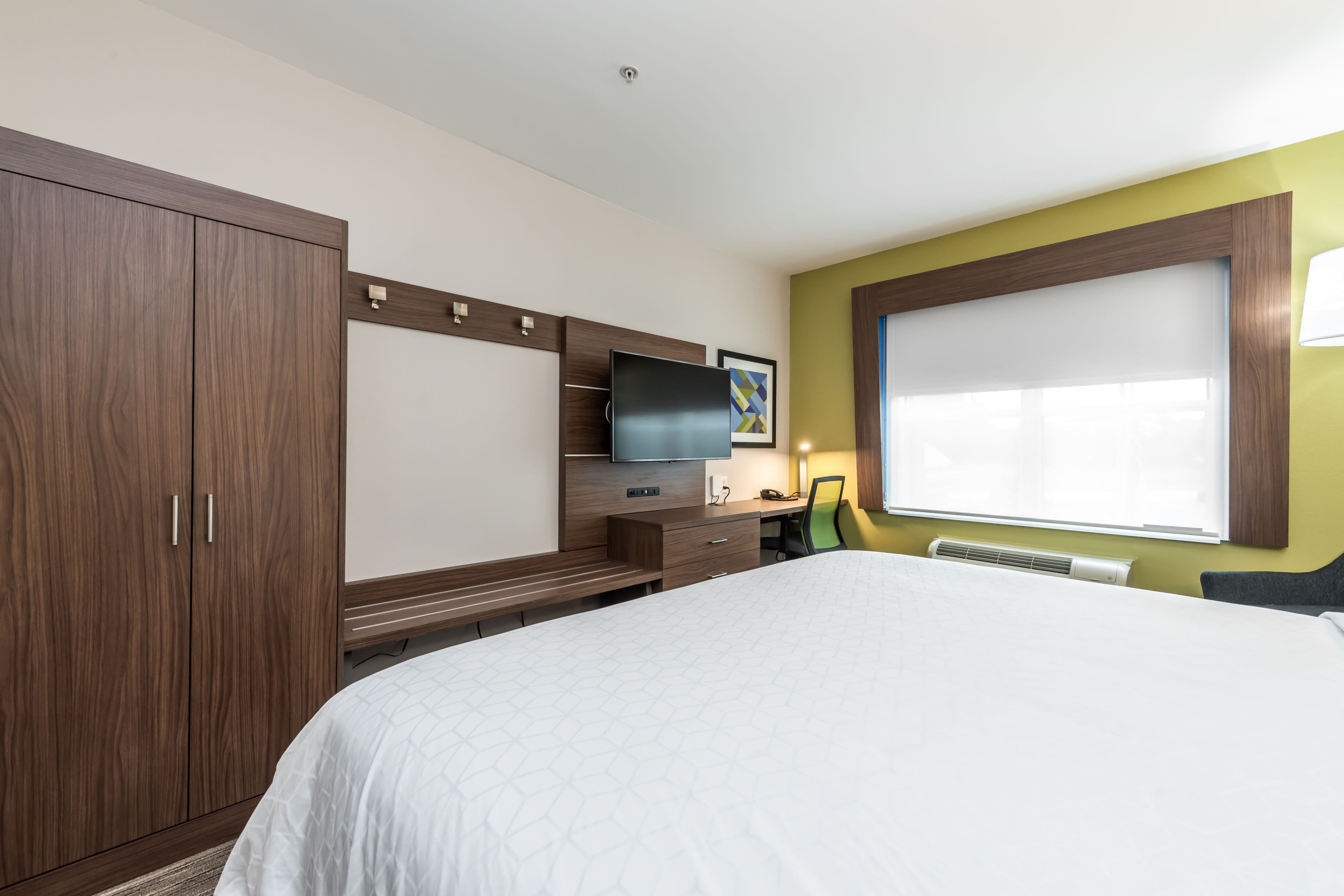 Holiday Inn Express & Suites LaGrange - Image 2