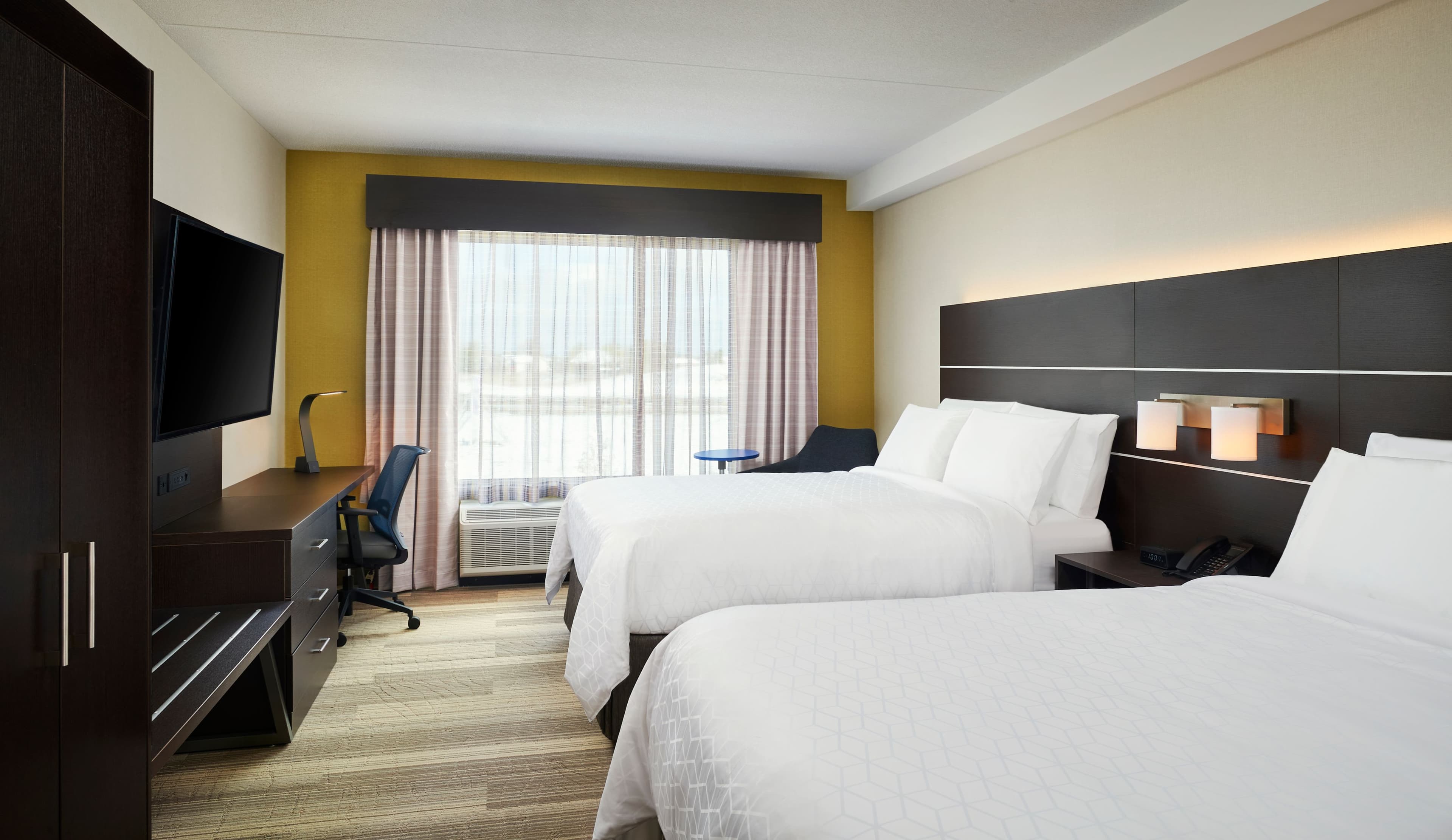 Holiday Inn Express & Suites Windsor East – Lakeshore — 26