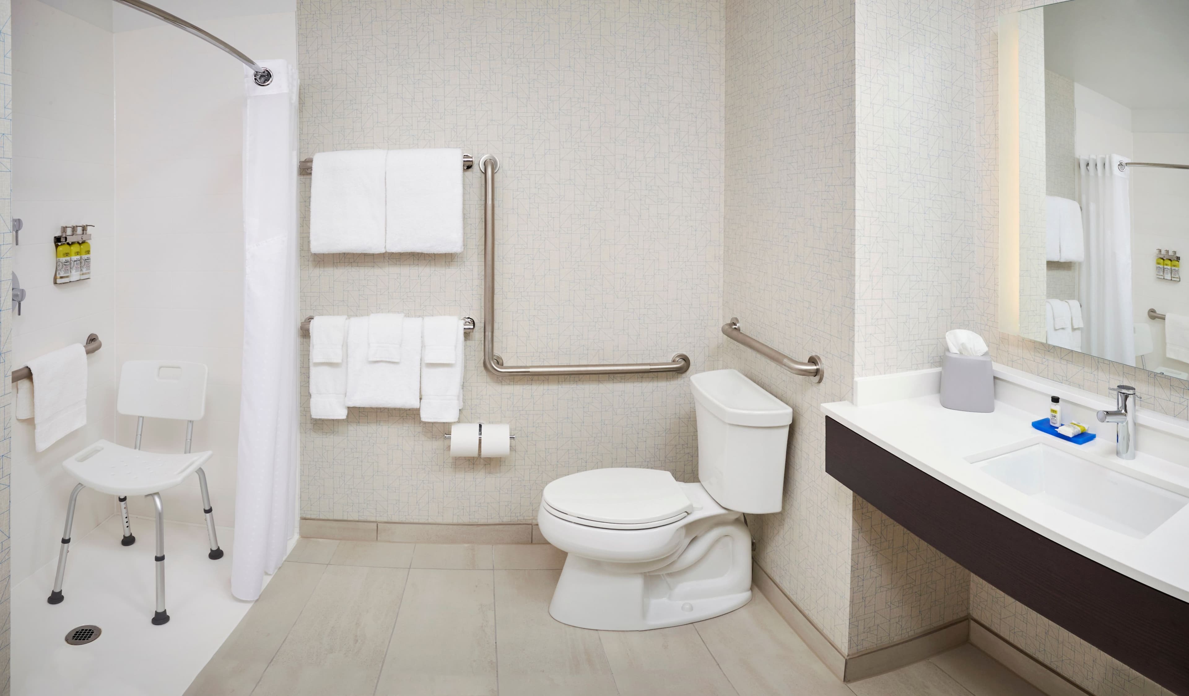 Holiday Inn Express & Suites Windsor East – Lakeshore — 36