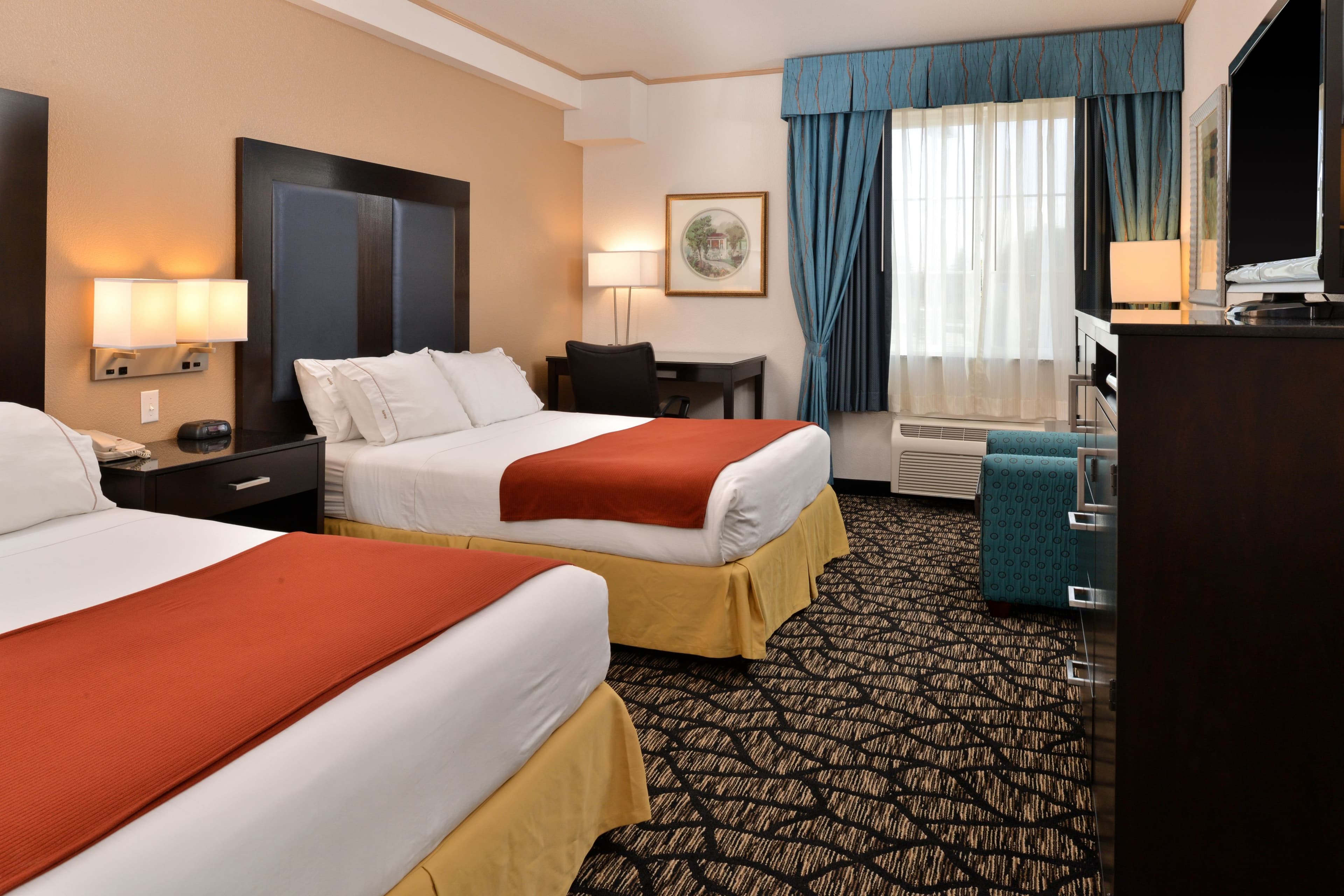 Holiday Inn Express & Suites Tacoma South - Lakewood - Image 5