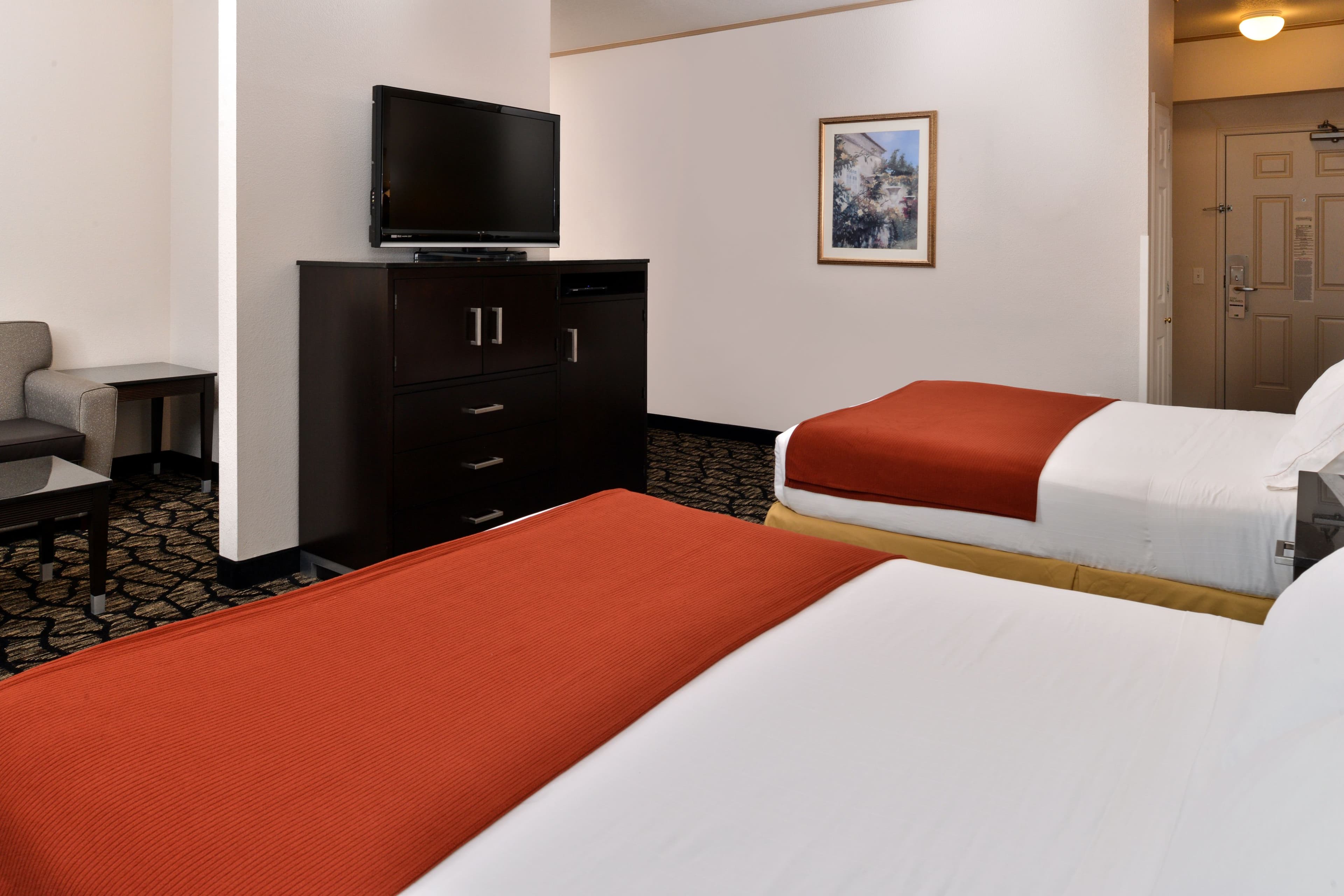 Holiday Inn Express & Suites Tacoma South - Lakewood — 3