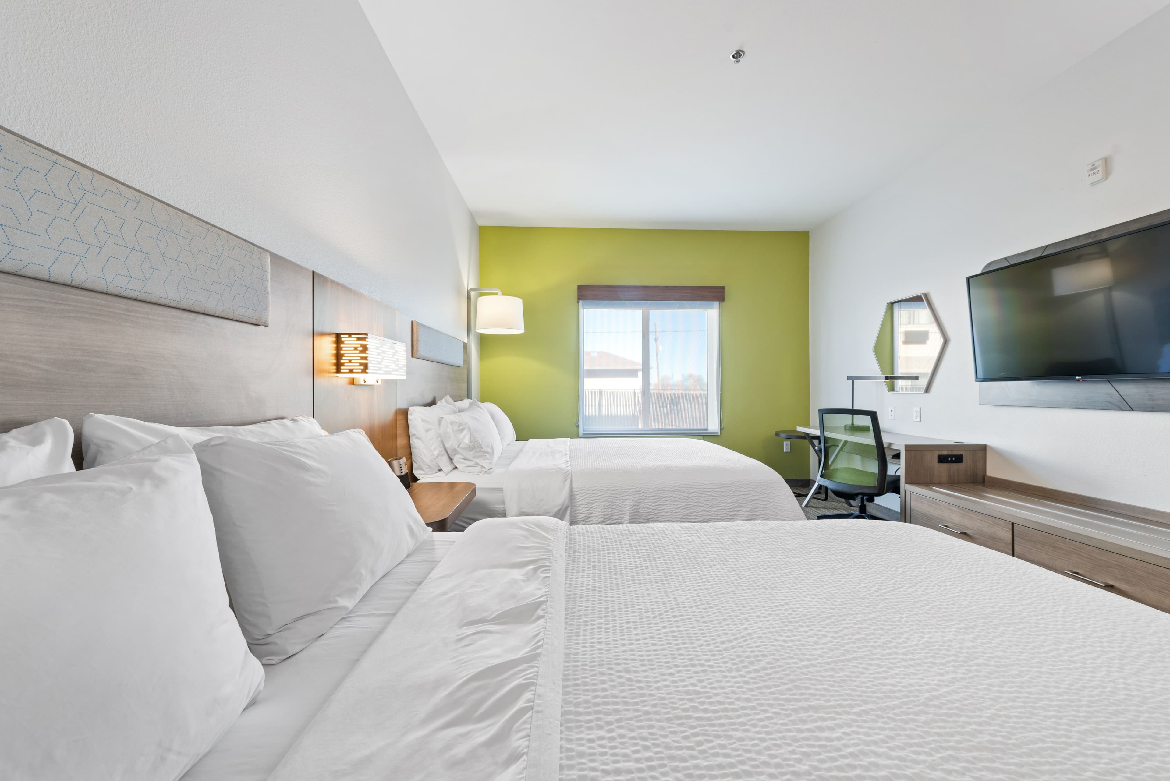 Holiday Inn Express & Suites Lamar — 18
