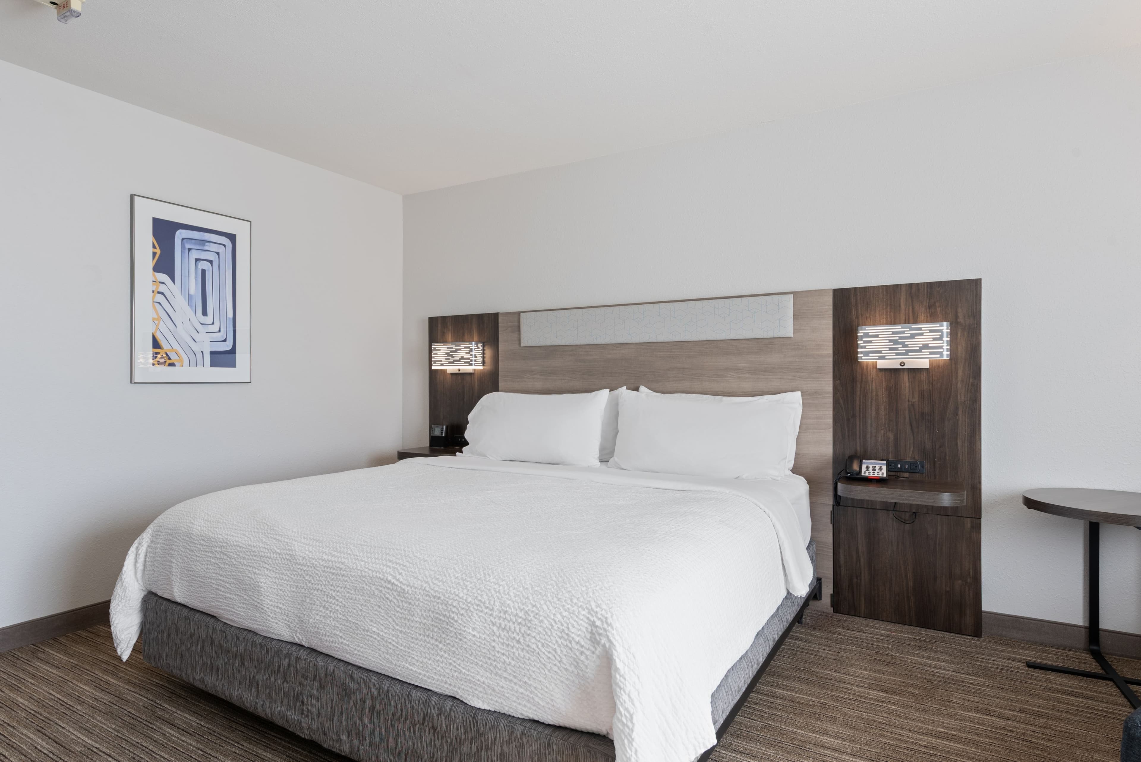 Holiday Inn Express & Suites Lamar — 6