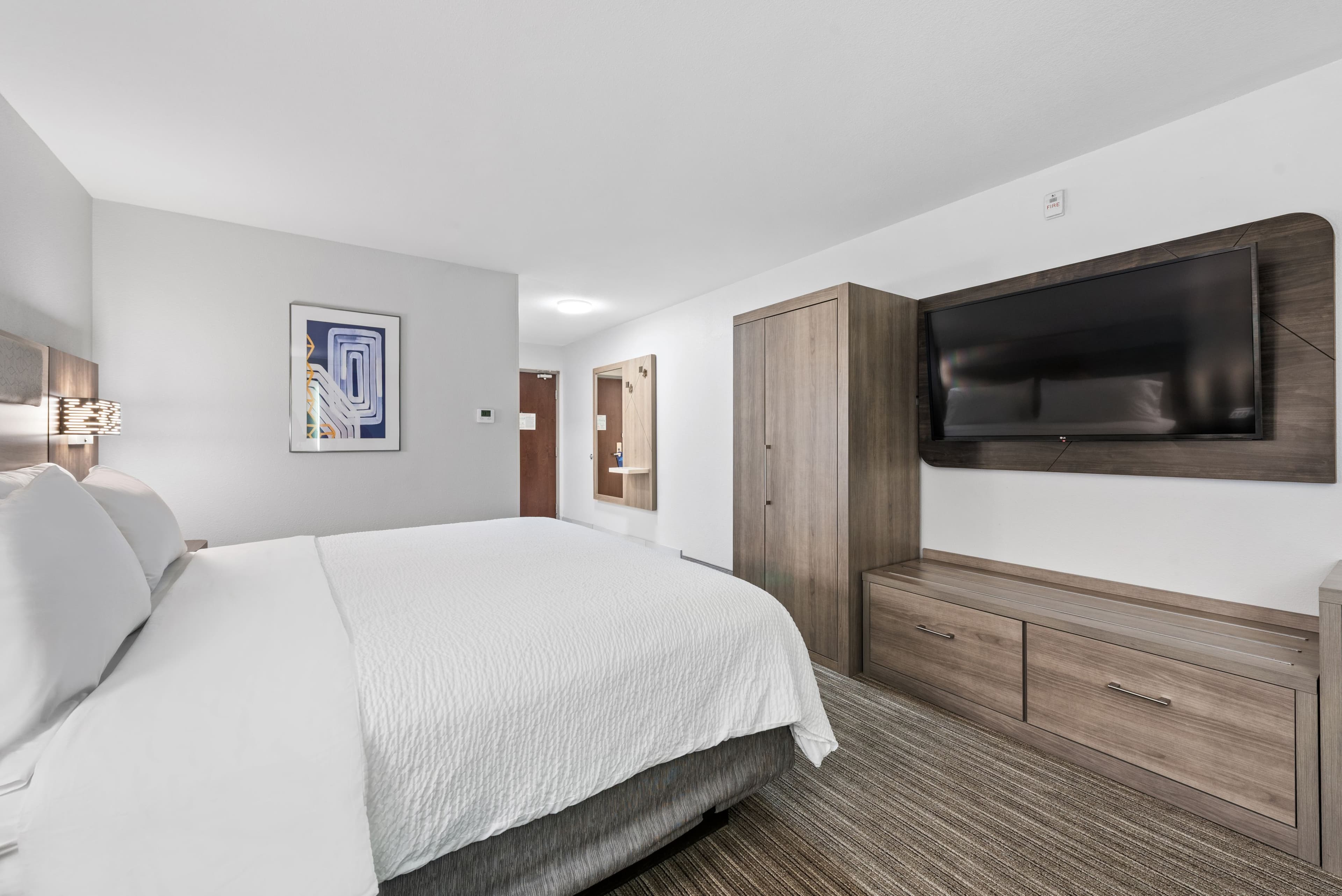 Holiday Inn Express & Suites Lamar — 7