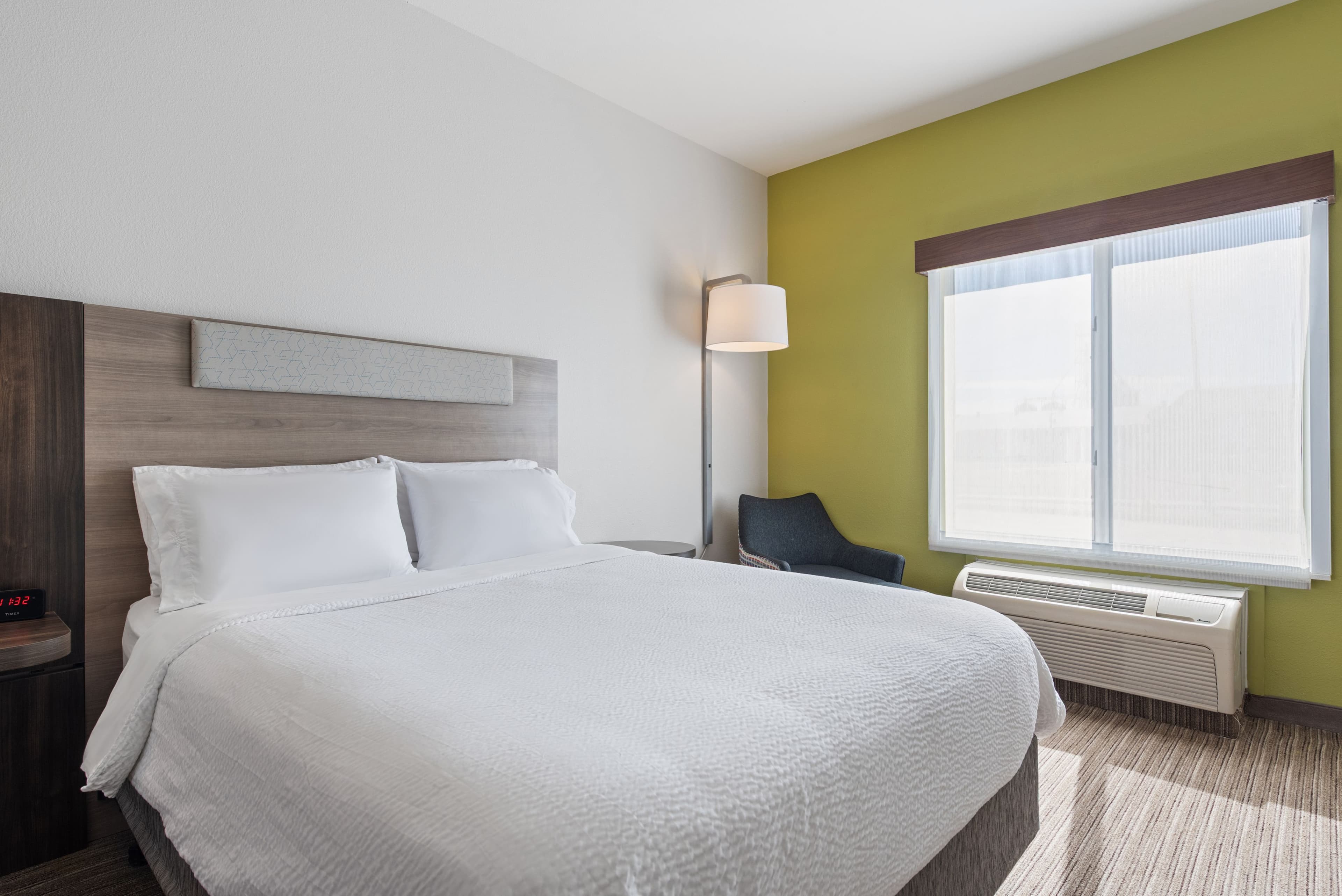 Holiday Inn Express & Suites Lamar — 14