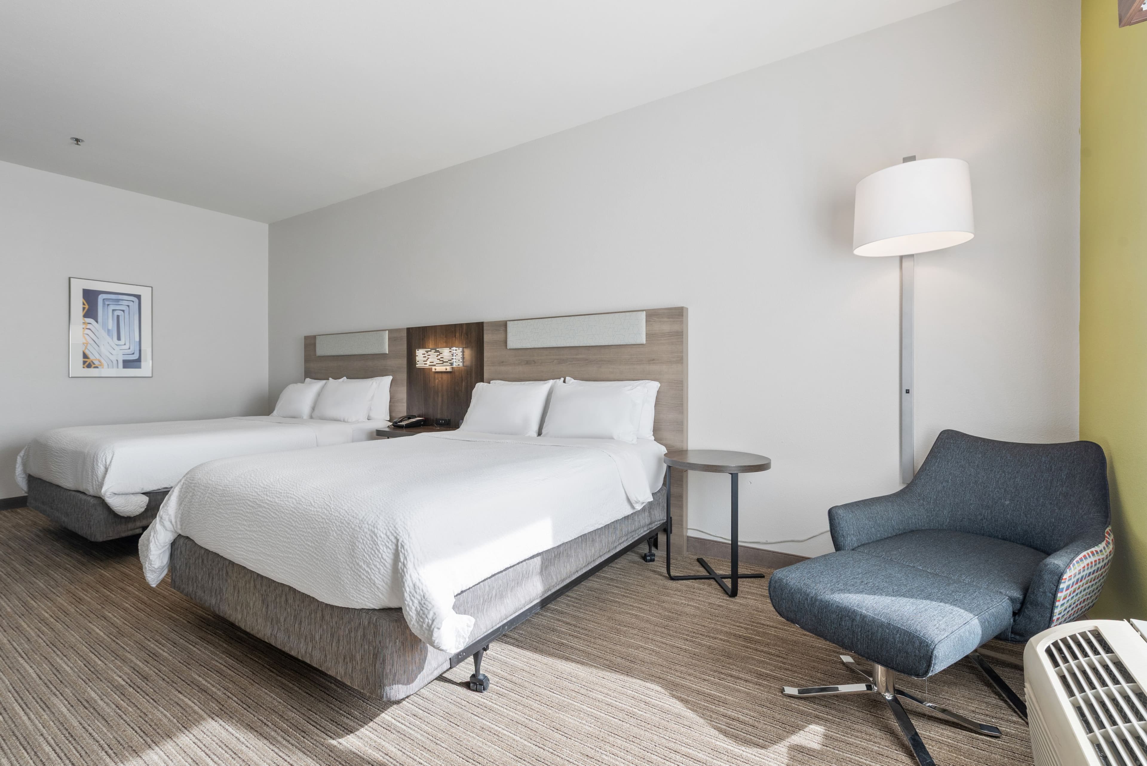 Holiday Inn Express & Suites Lamar — 17