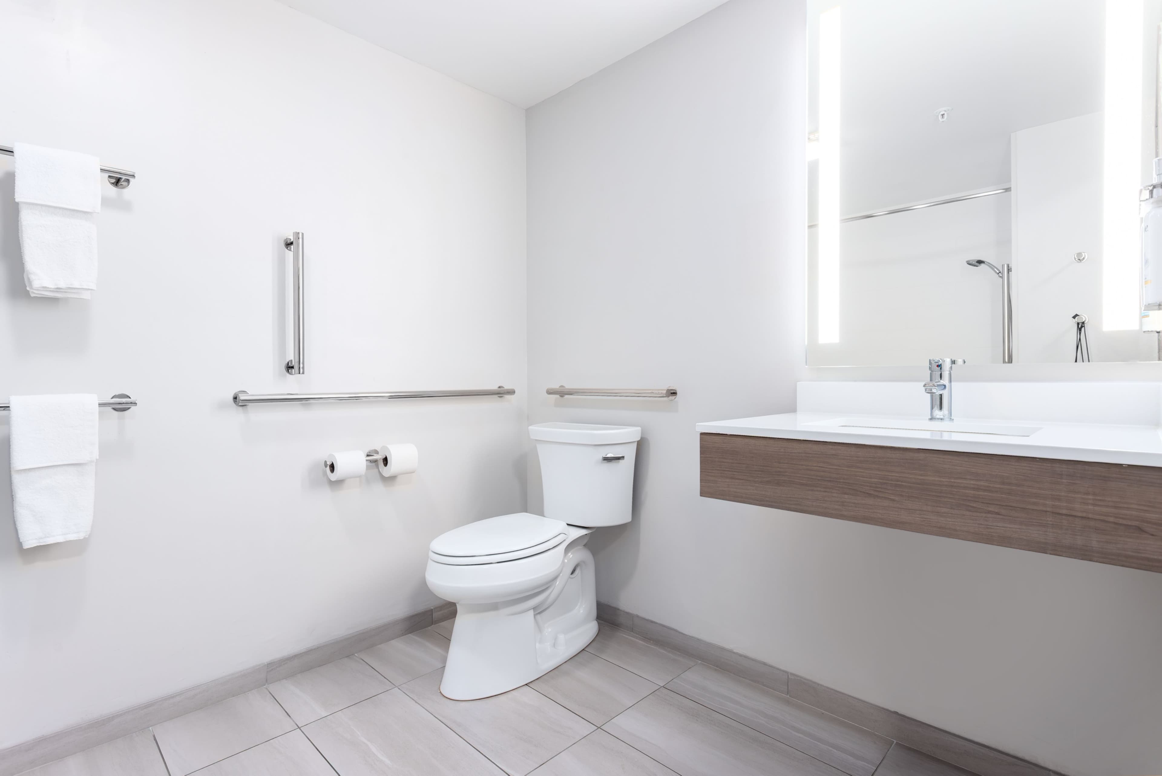 Holiday Inn Express & Suites Lancaster — 19