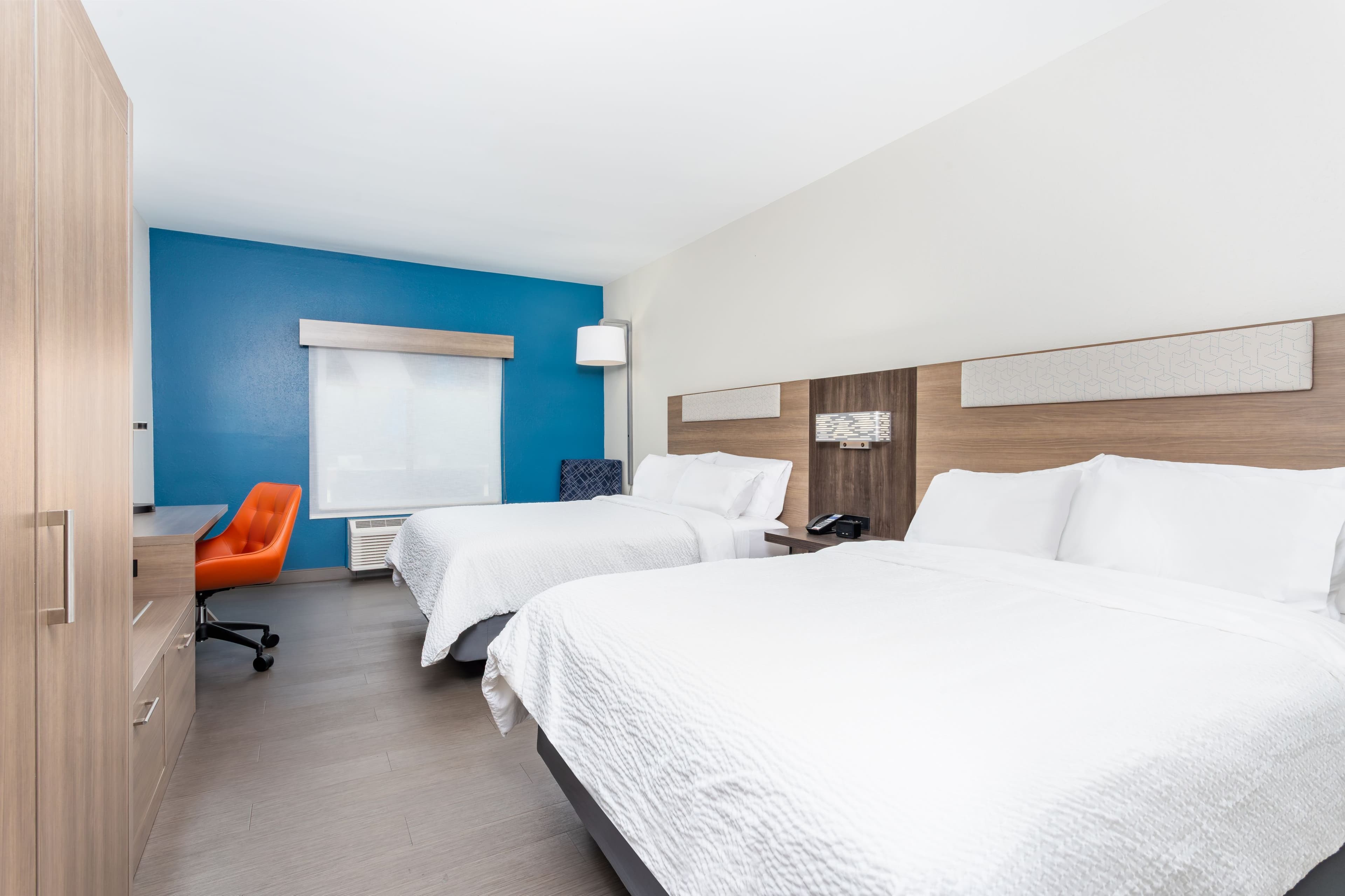 Holiday Inn Express & Suites Lancaster — 48