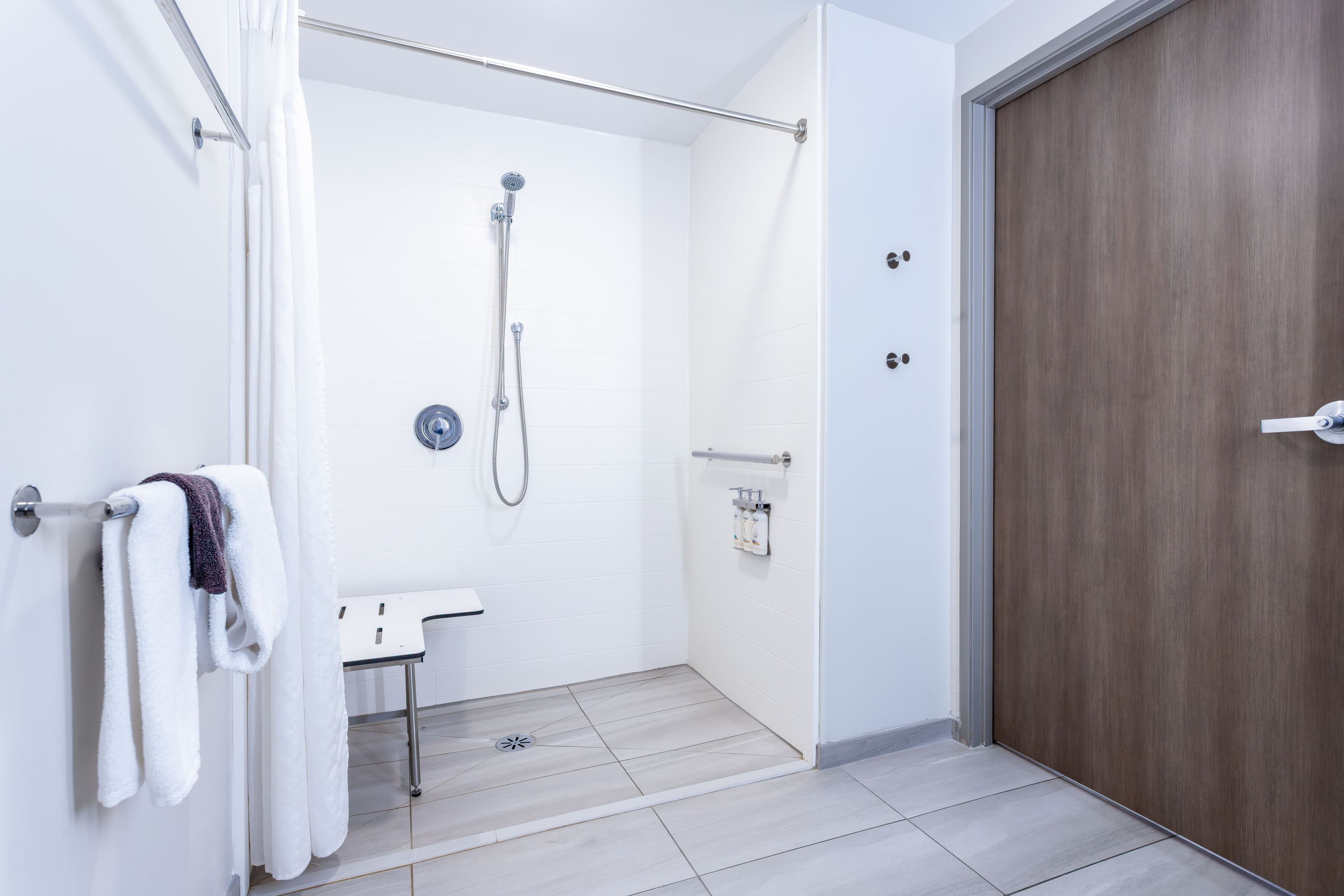 Holiday Inn Express & Suites Lancaster — 21