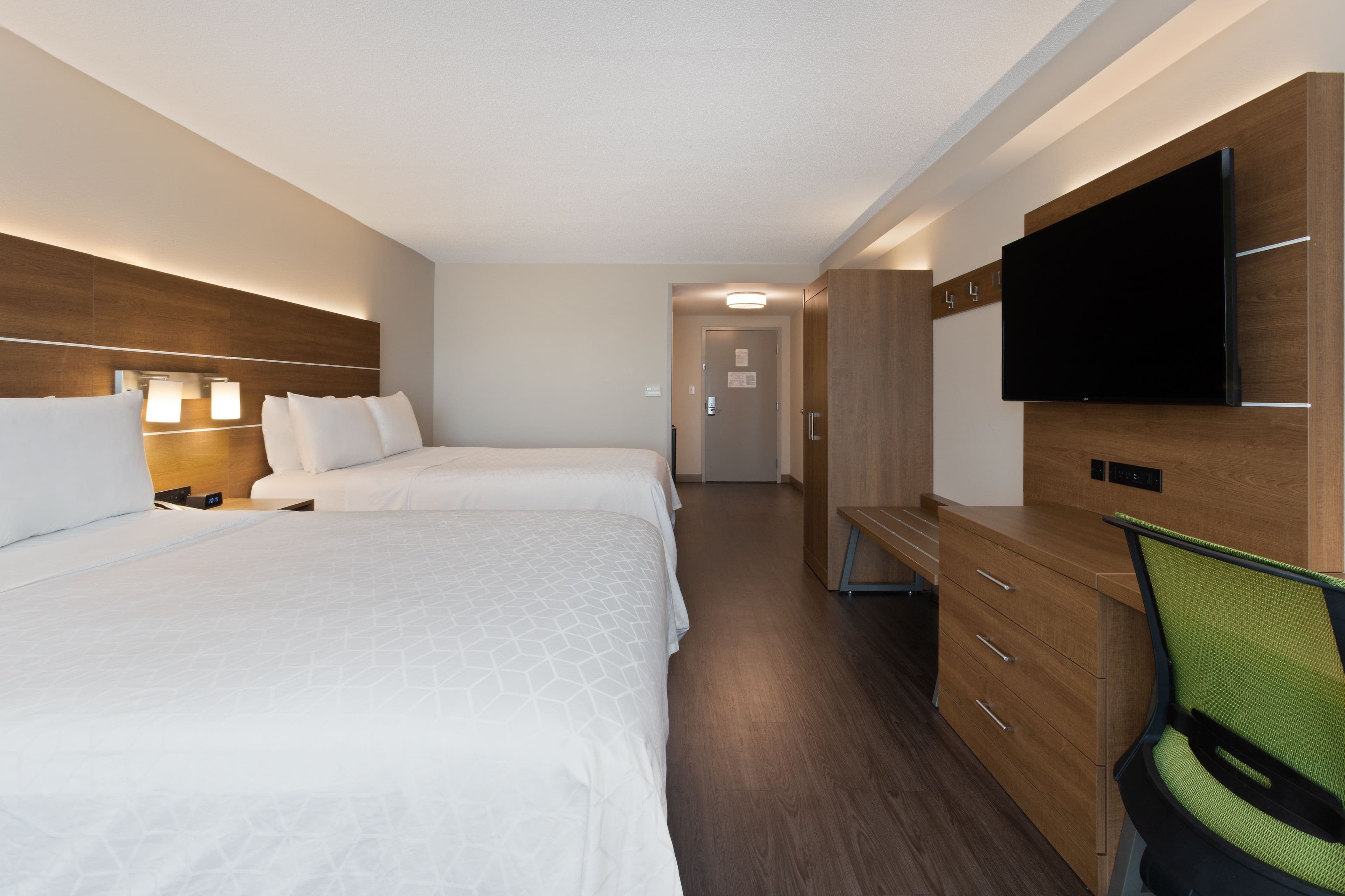 Holiday Inn Express & Suites Largo-Clearwater — 14