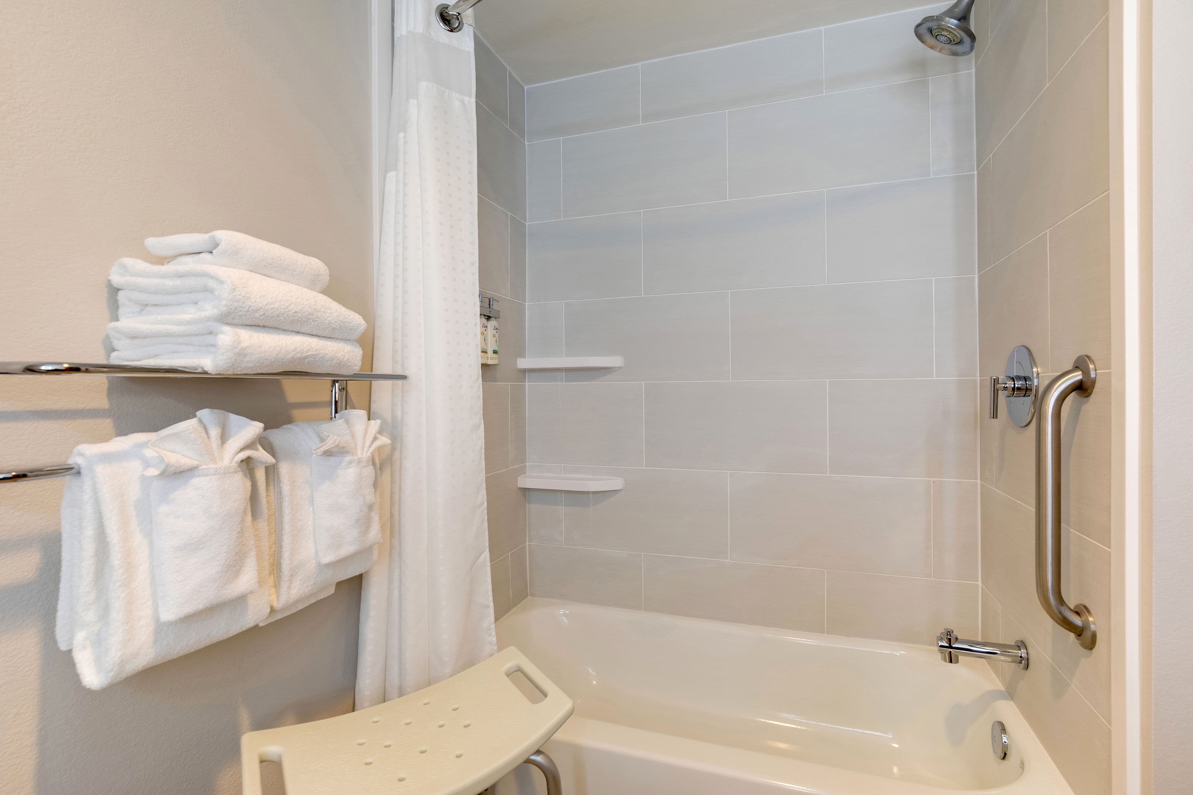Holiday Inn Express & Suites I-95 Capitol Beltway-Largo — 8