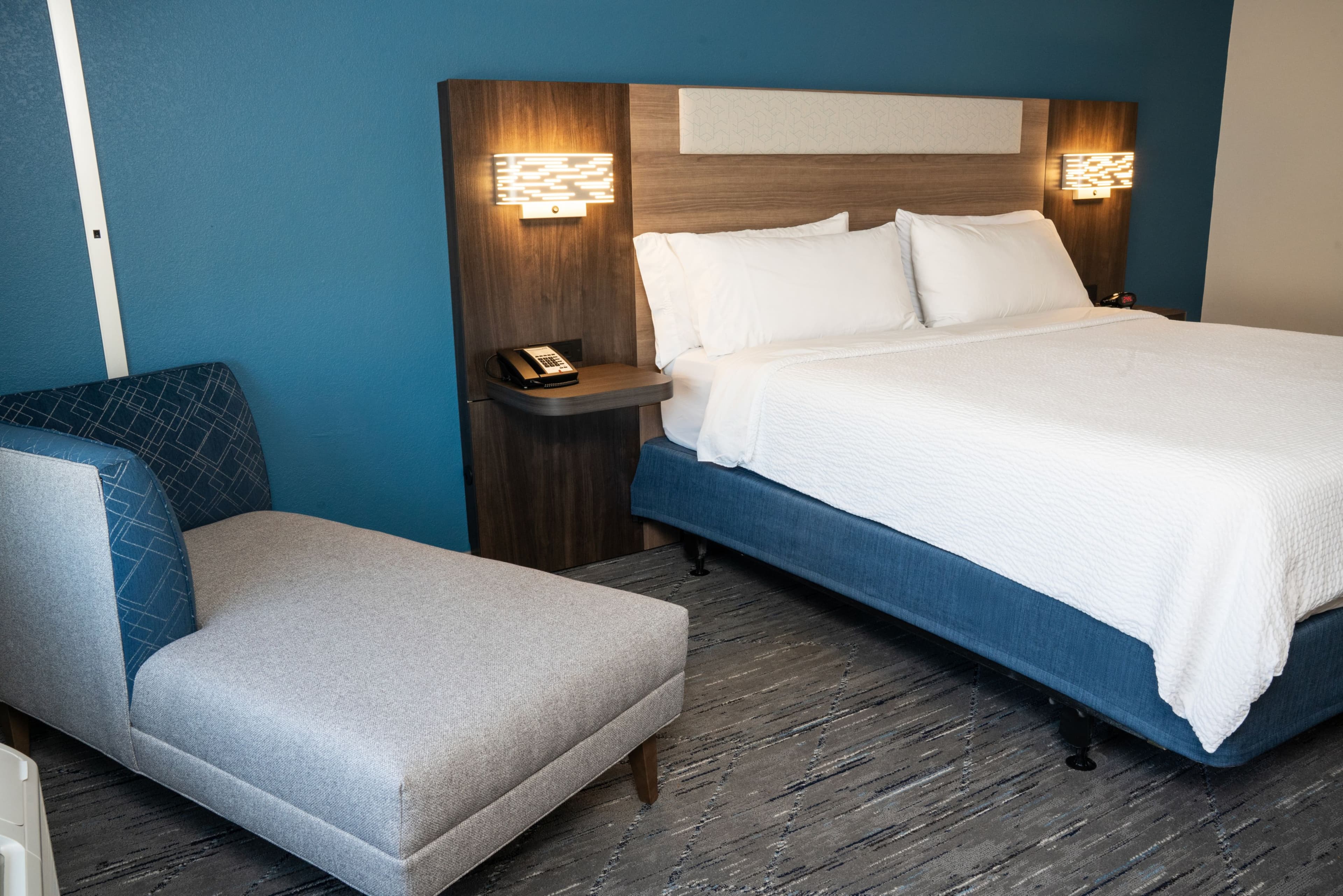 Holiday Inn Express & Suites Las Cruces North - Image 4