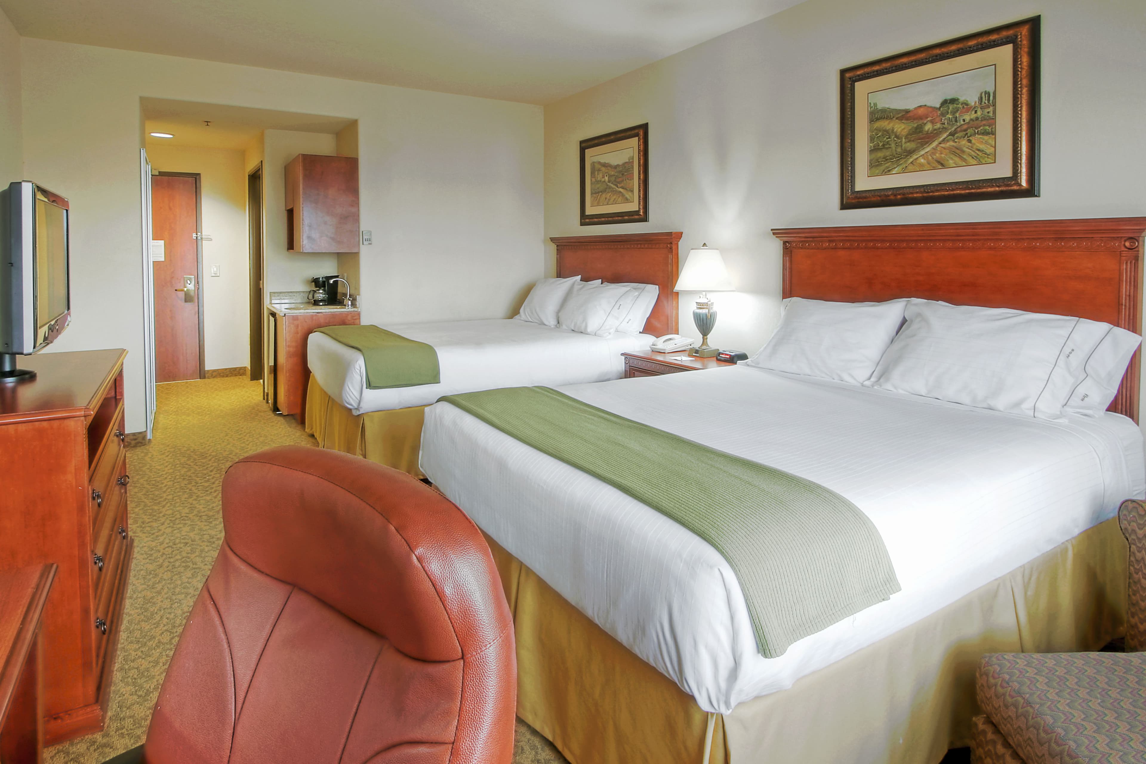 Holiday Inn Express & Suites Las Cruces — 10