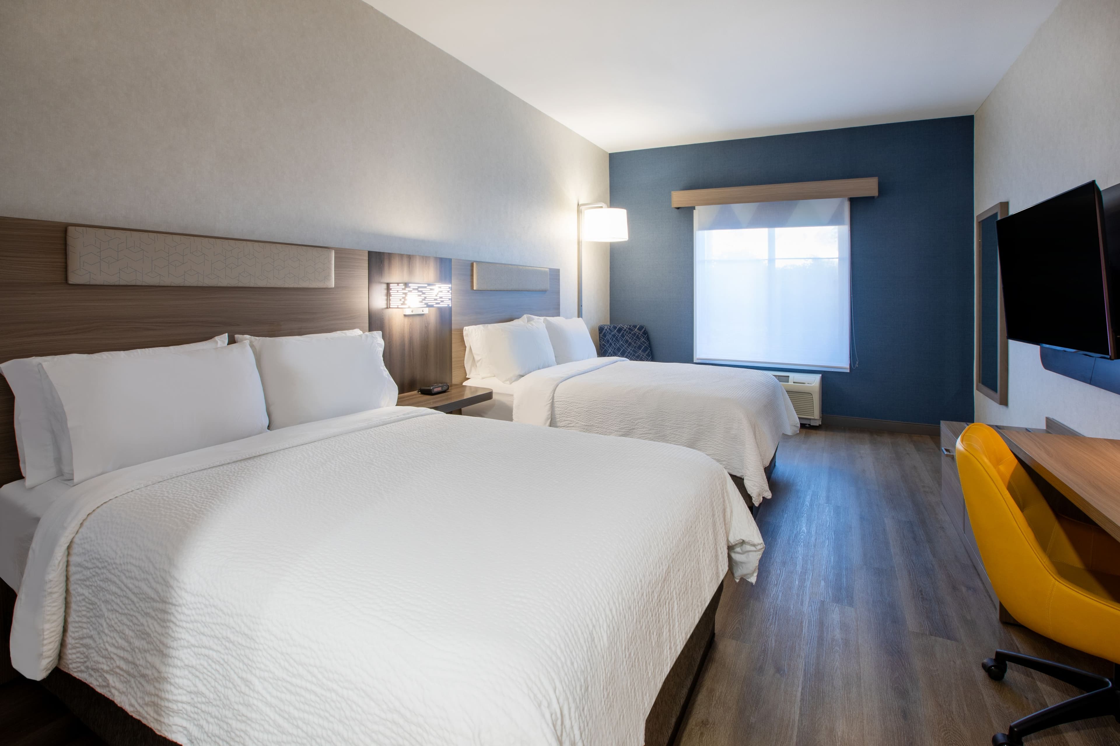 Holiday Inn Express & Suites Lathrop — 20
