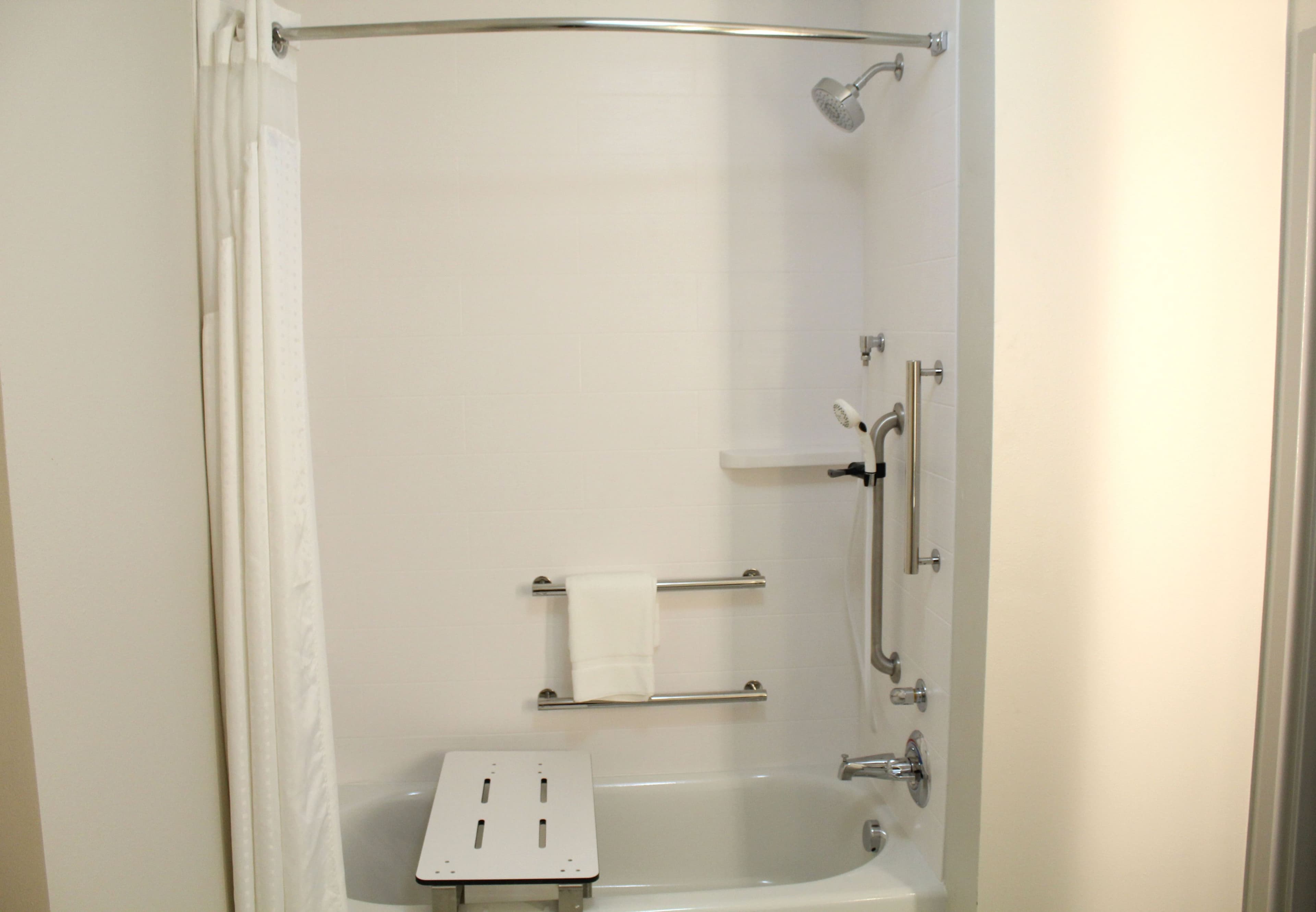 Holiday Inn Express & Suites Latta — 14