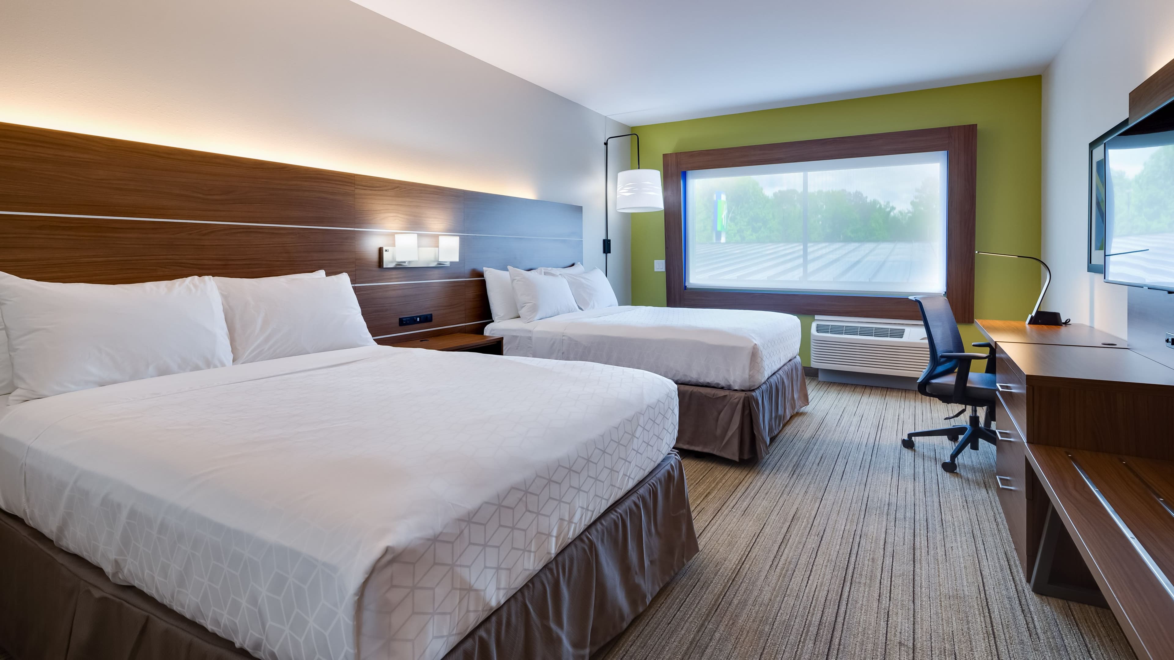 Holiday Inn Express & Suites Latta — 24