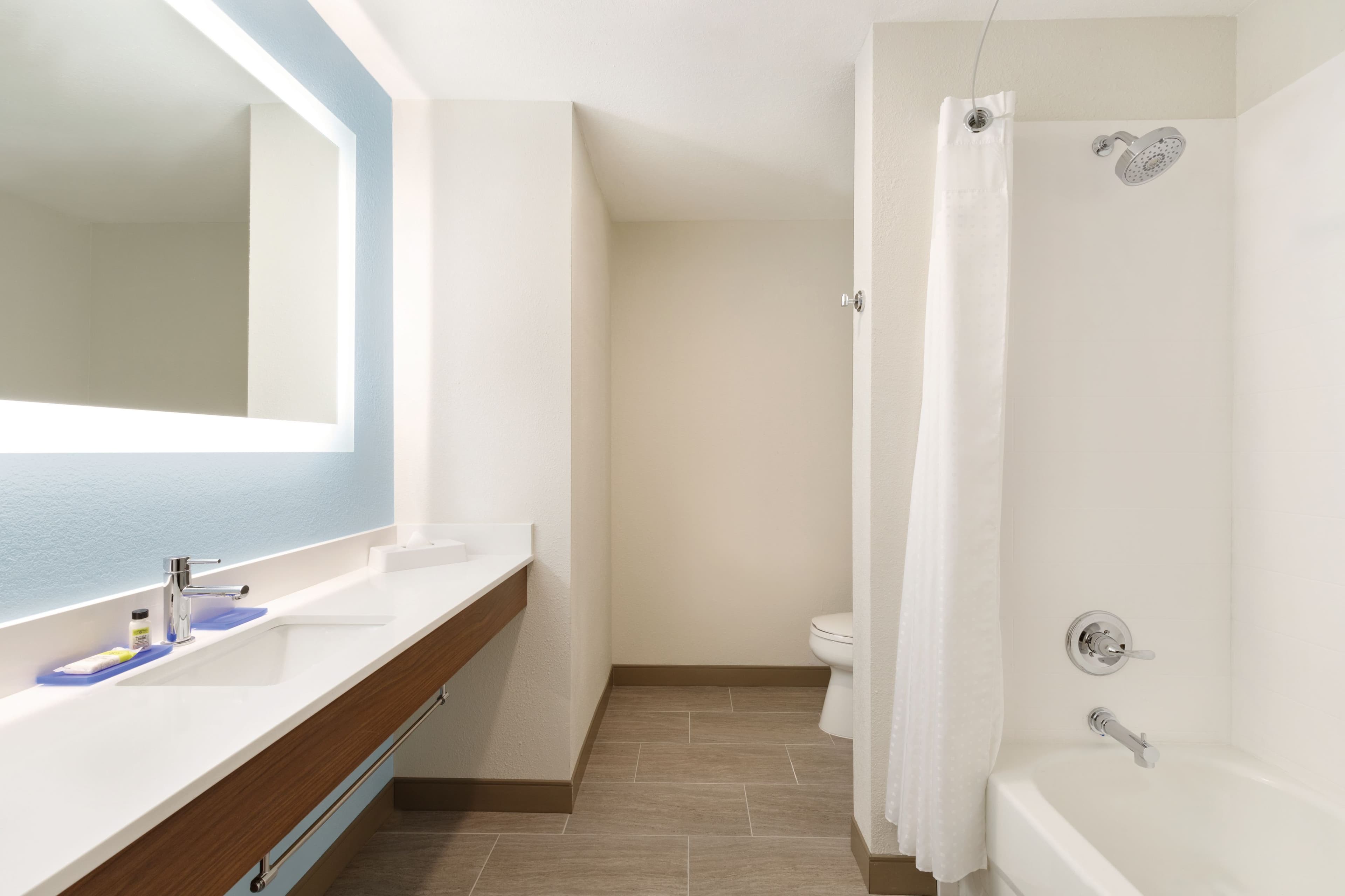 Holiday Inn Express & Suites Lavonia — 9