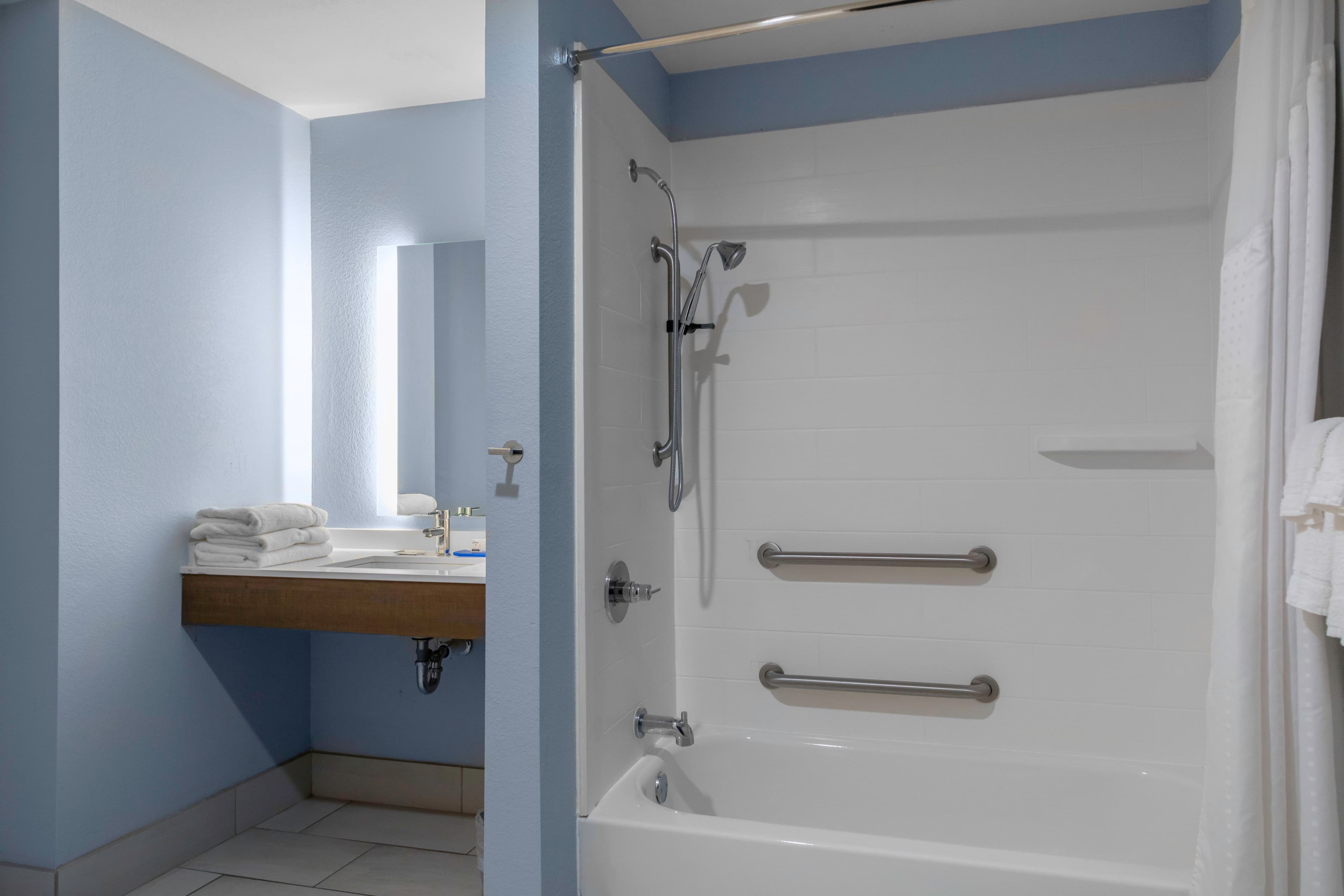 Holiday Inn Express & Suites Leander — 23