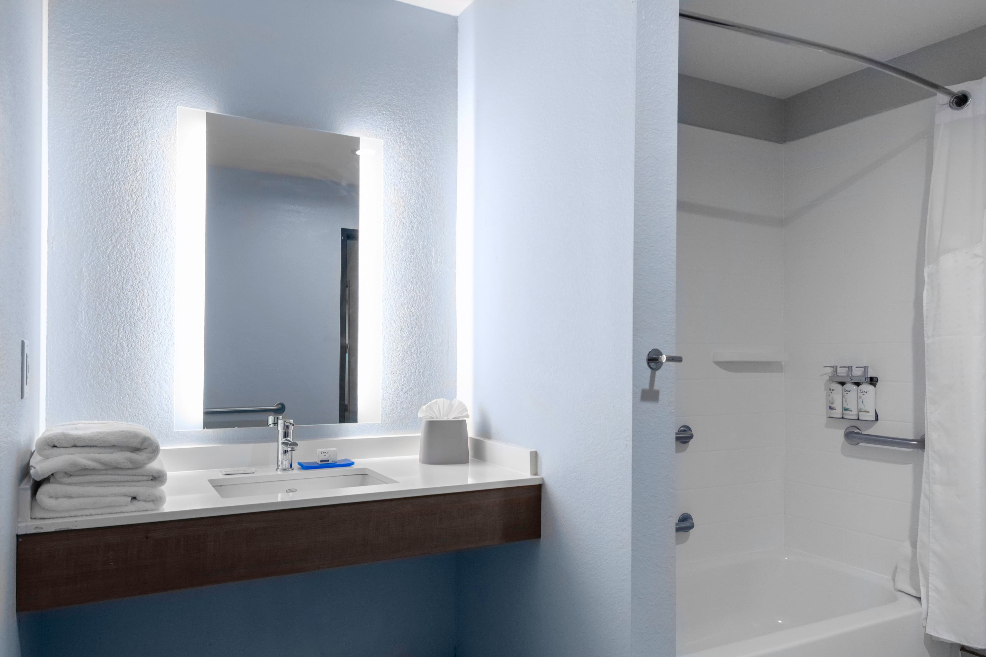Holiday Inn Express & Suites Leander — 8