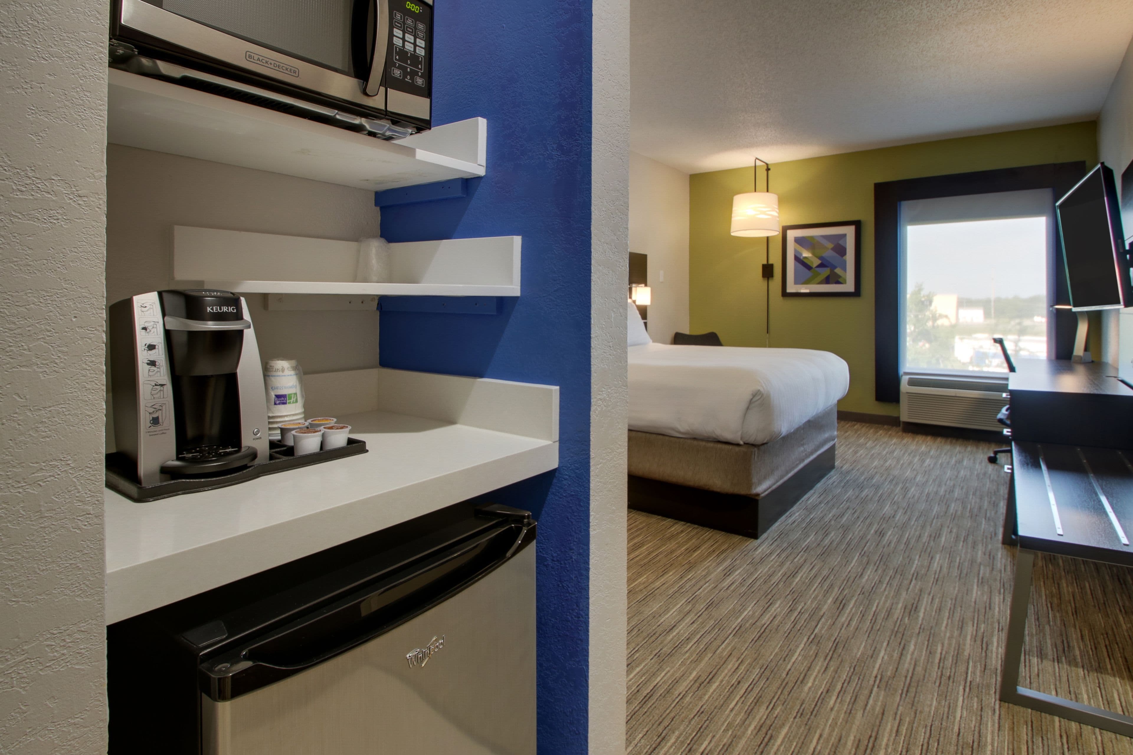 Holiday Inn Express & Suites Lebanon — 10