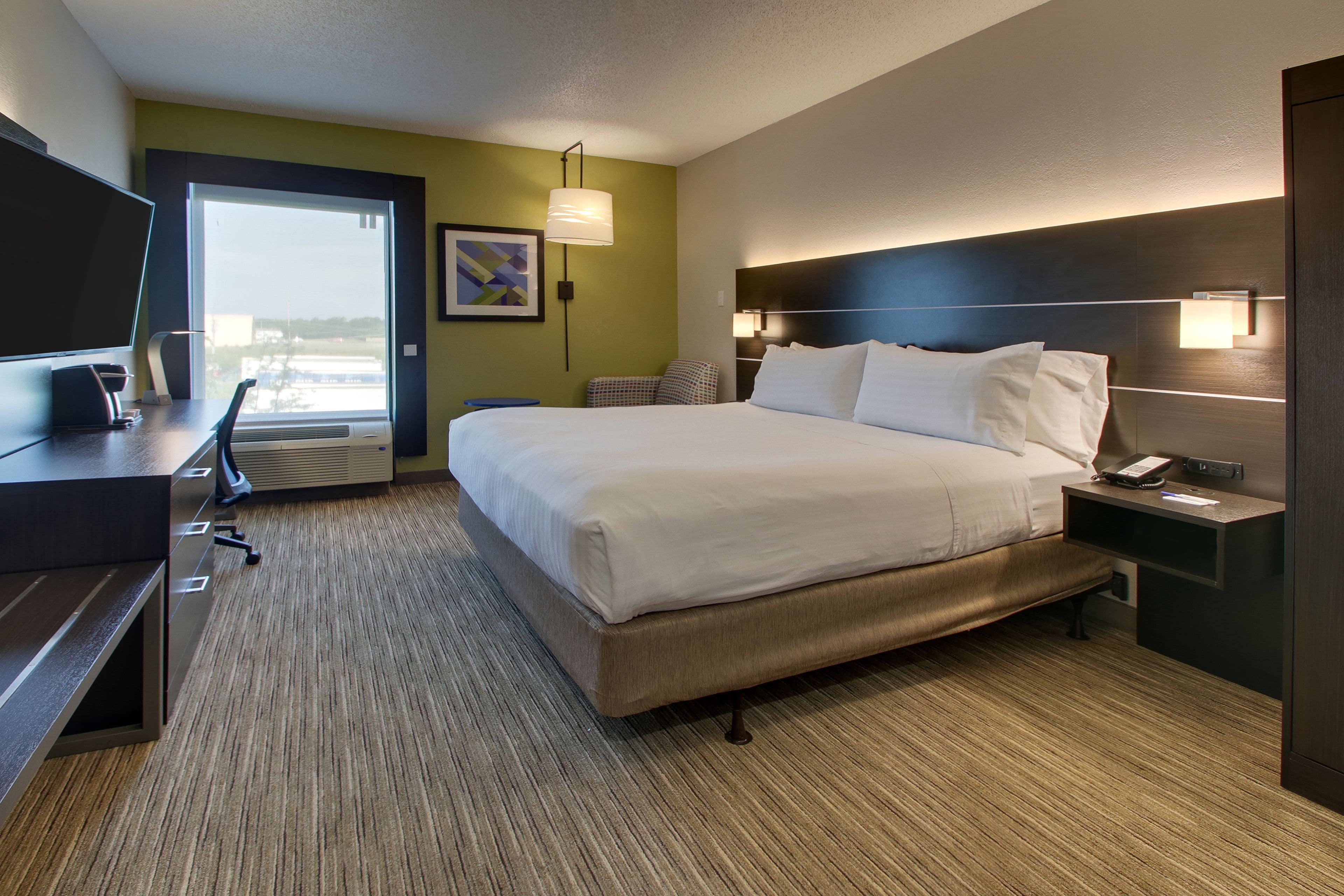 Holiday Inn Express & Suites Lebanon — 13